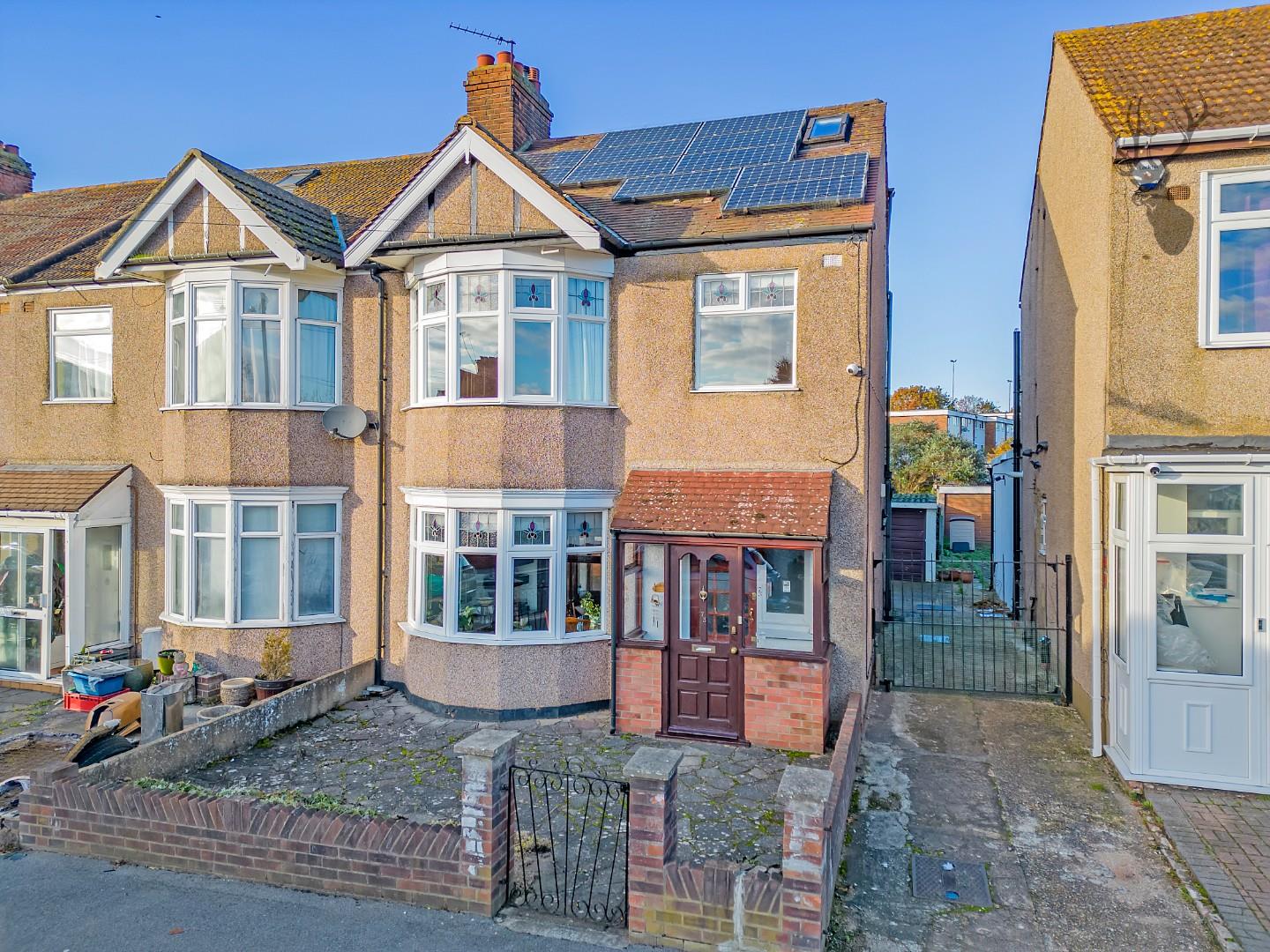 Similar Property: House - End Terrace in 