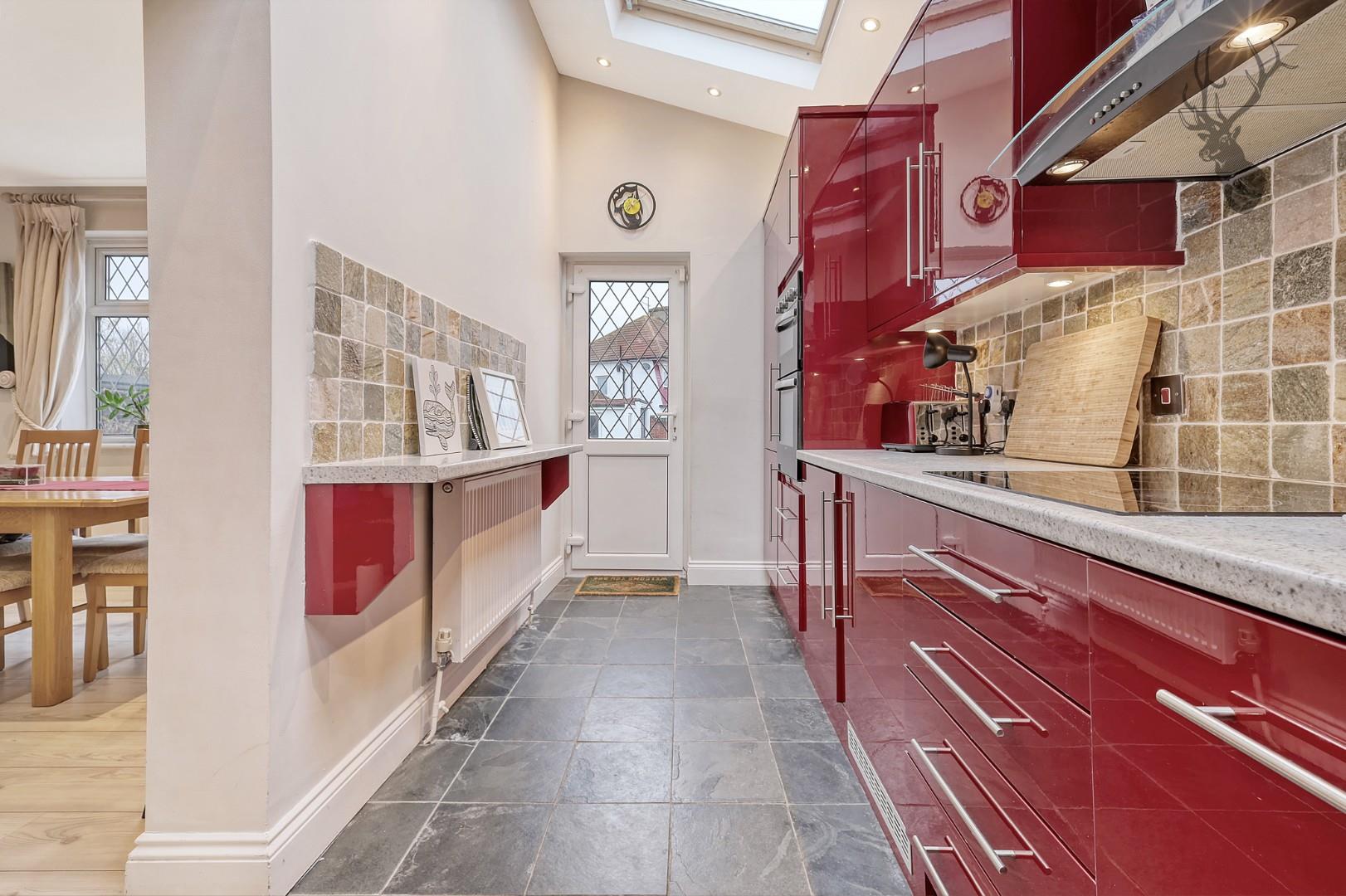 Property For Sale Ewellhurst Road, Ilford, IG5 3 Bedroom Chalet