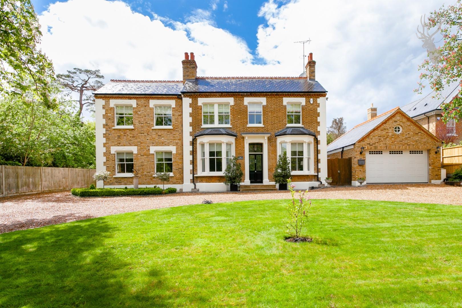 Property For Sale Piercing Hill, Theydon Bois, CM16 5 Bedroom House