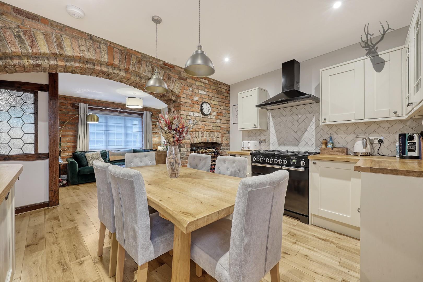 Property For Sale York Hill, Loughton, IG10 2 Bedroom House through