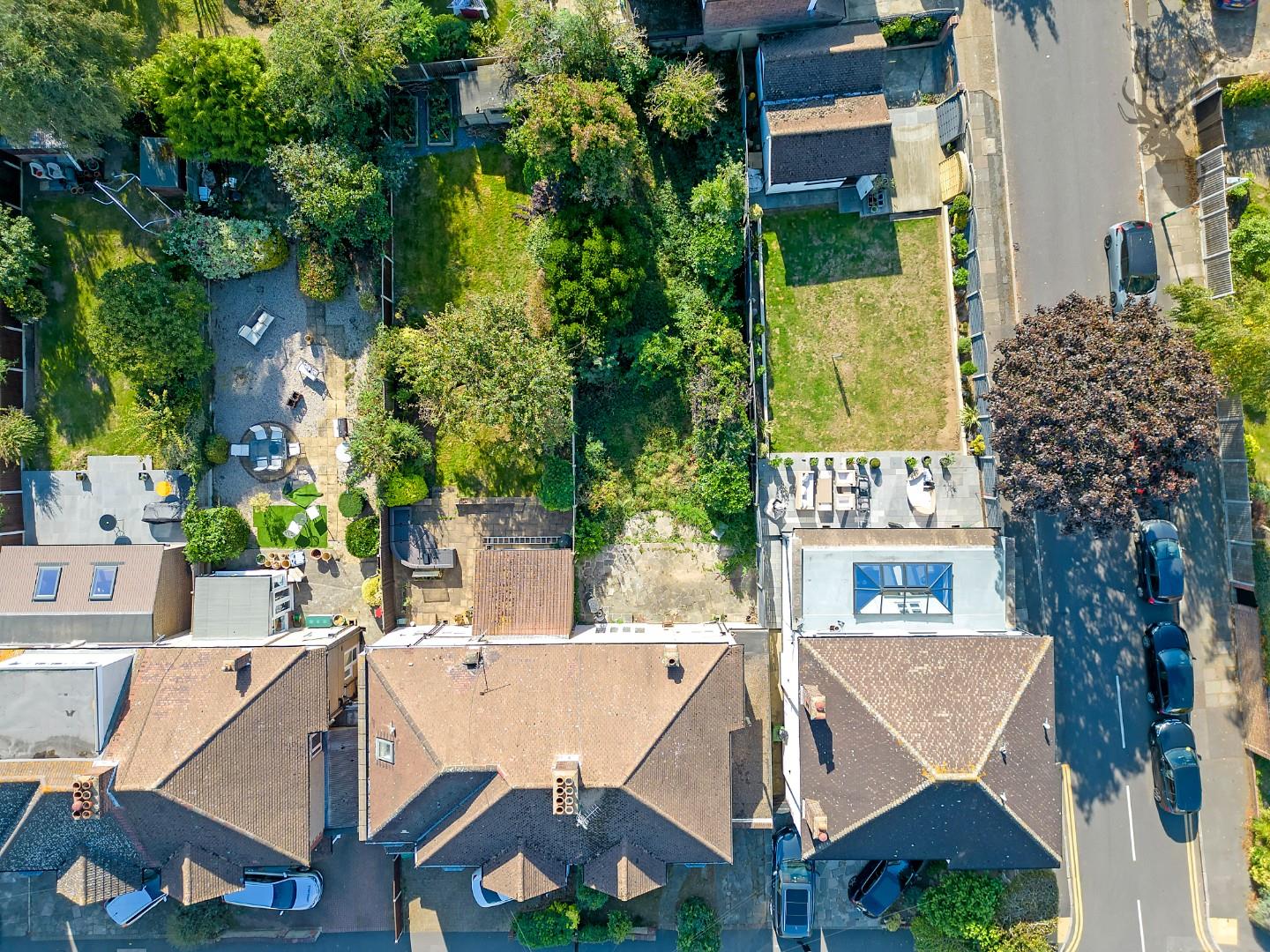 Property For Sale Springfield Gardens, Upminster, RM14 3 Bedroom