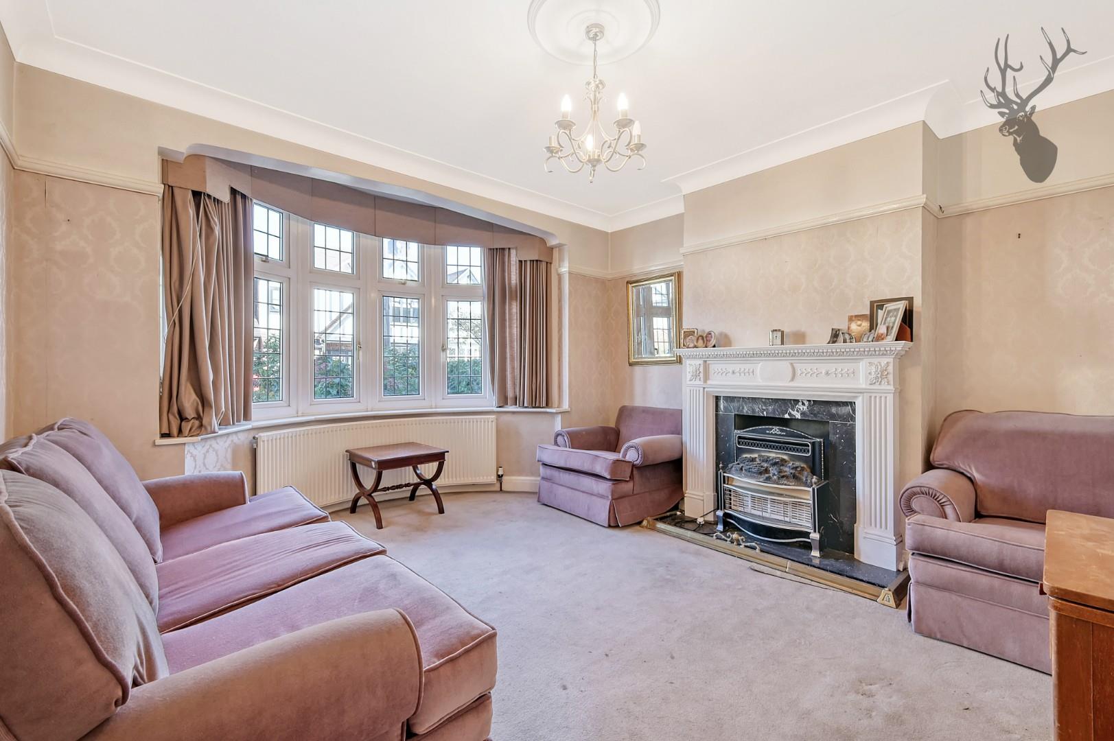 Property For Sale Springfield Gardens, Upminster, RM14 3 Bedroom