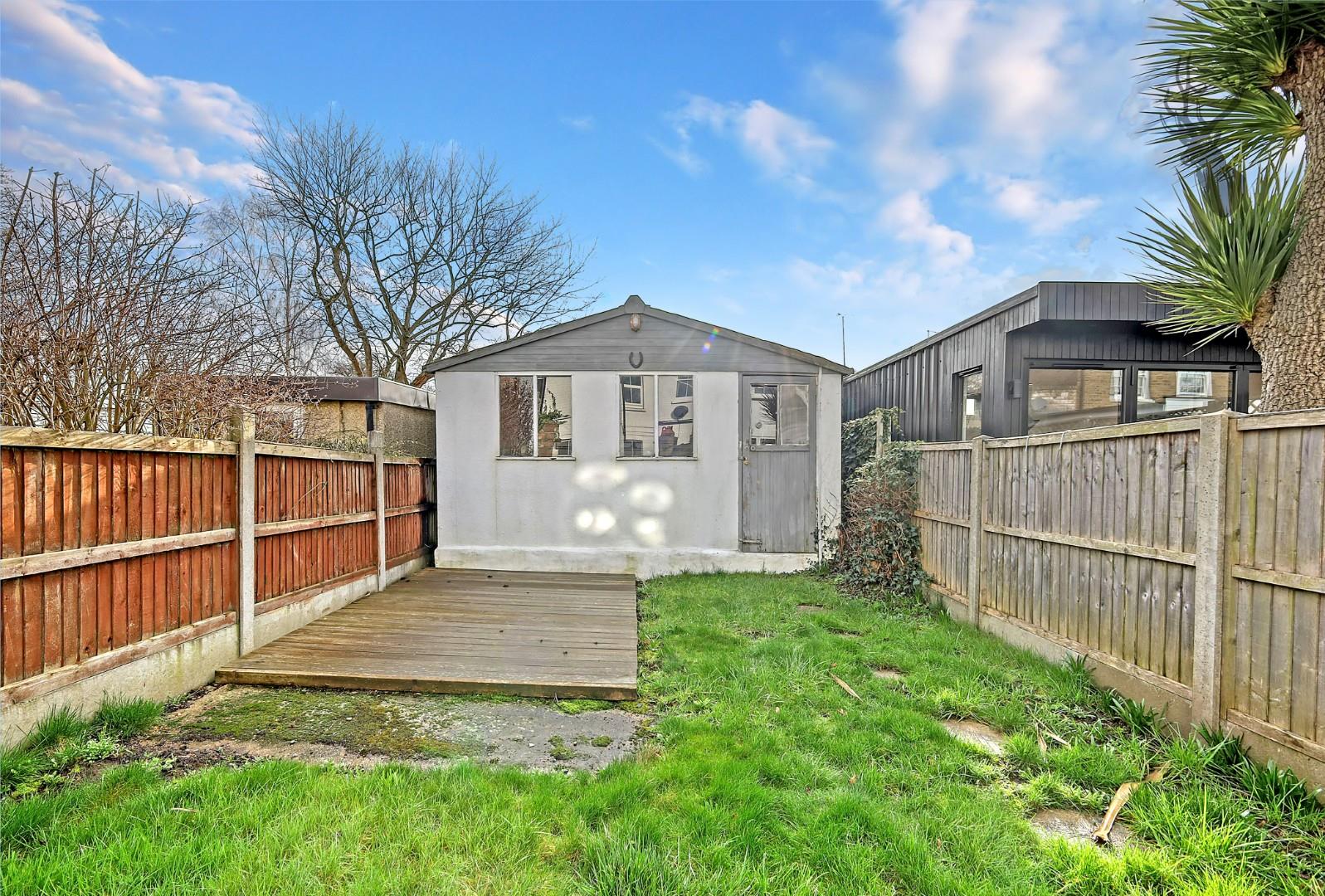 Property For Sale Woburn Avenue, Theydon Bois, CM16 3 Bedroom House