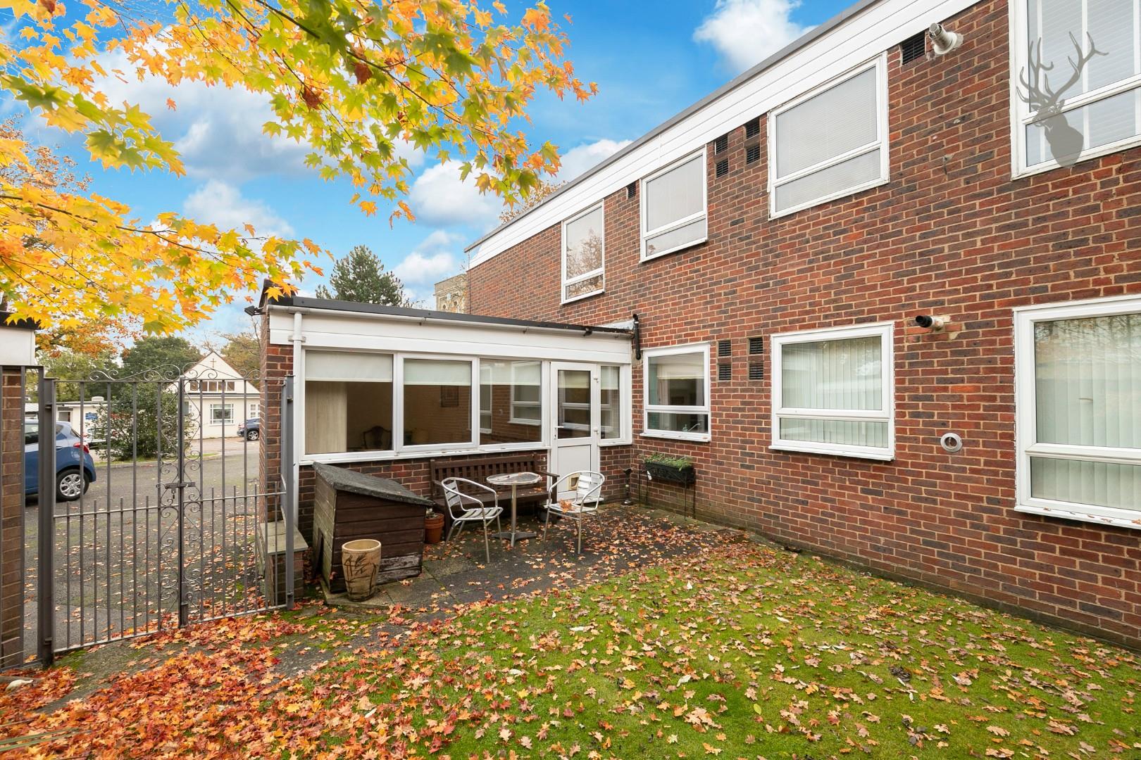 Property For Sale Church Lane, Loughton, IG10 2 Bedroom Flat