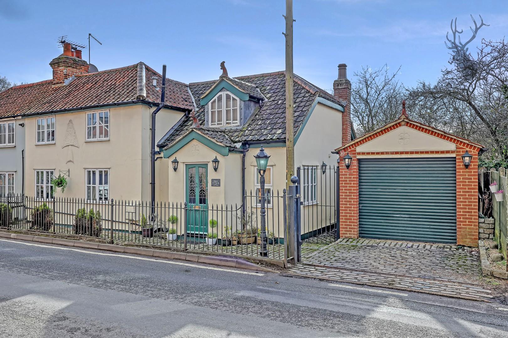 Similar Property: House in Thornwood
