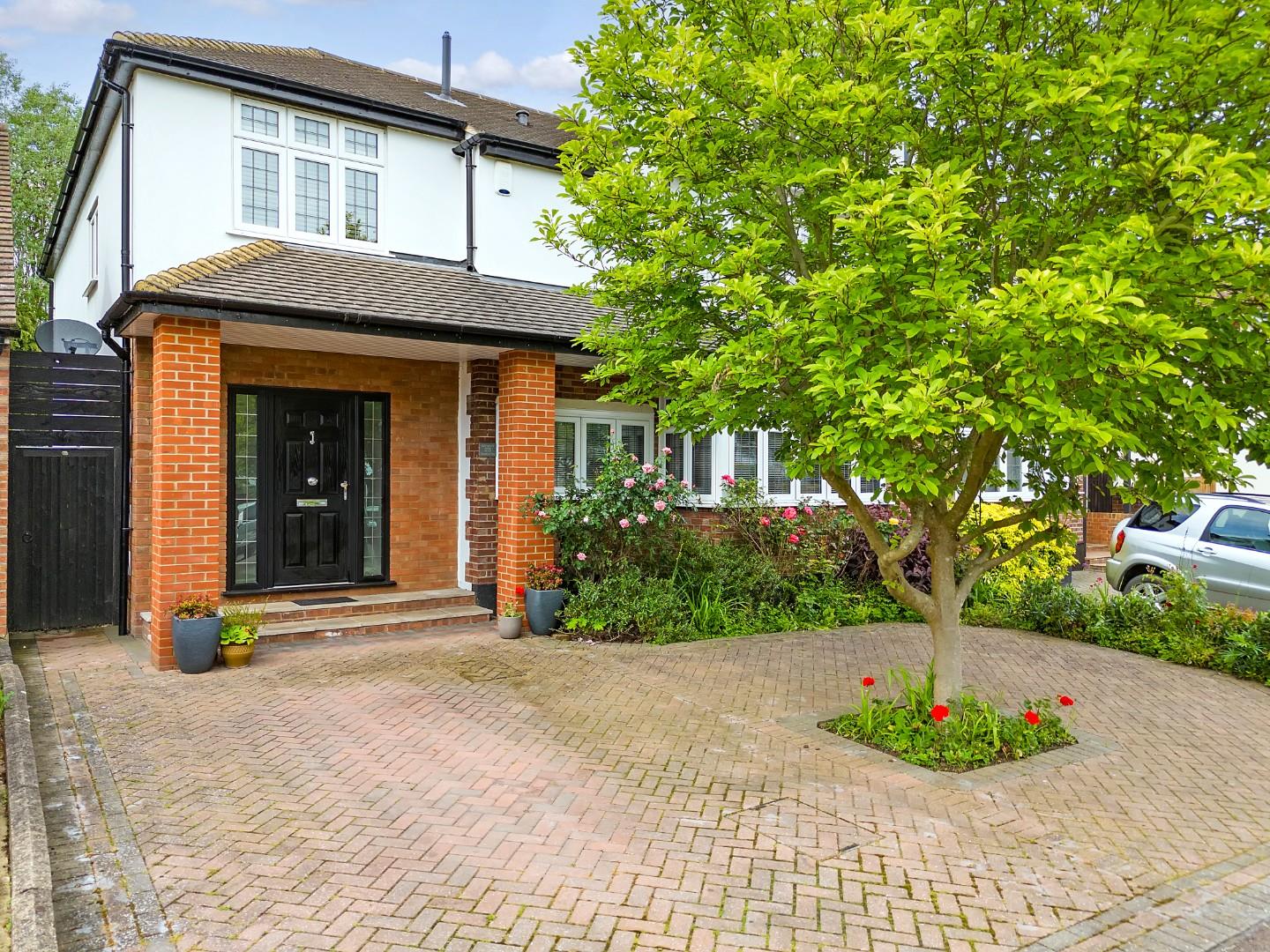 Similar Property: House - Semi-Detached in Theydon Bois