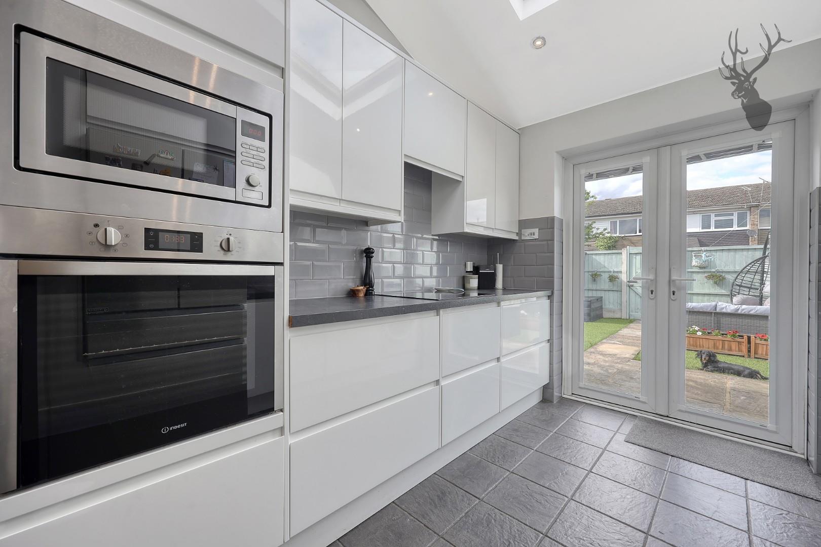 Property For Sale York Road, North Weald, CM16 2 Bedroom House Mid