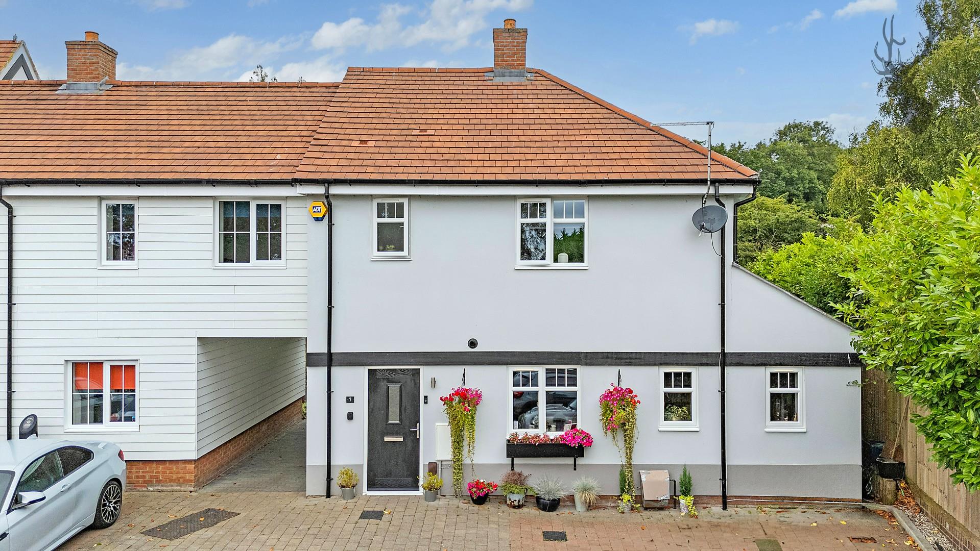 Similar Property: House - End Terrace in Theydon Bois