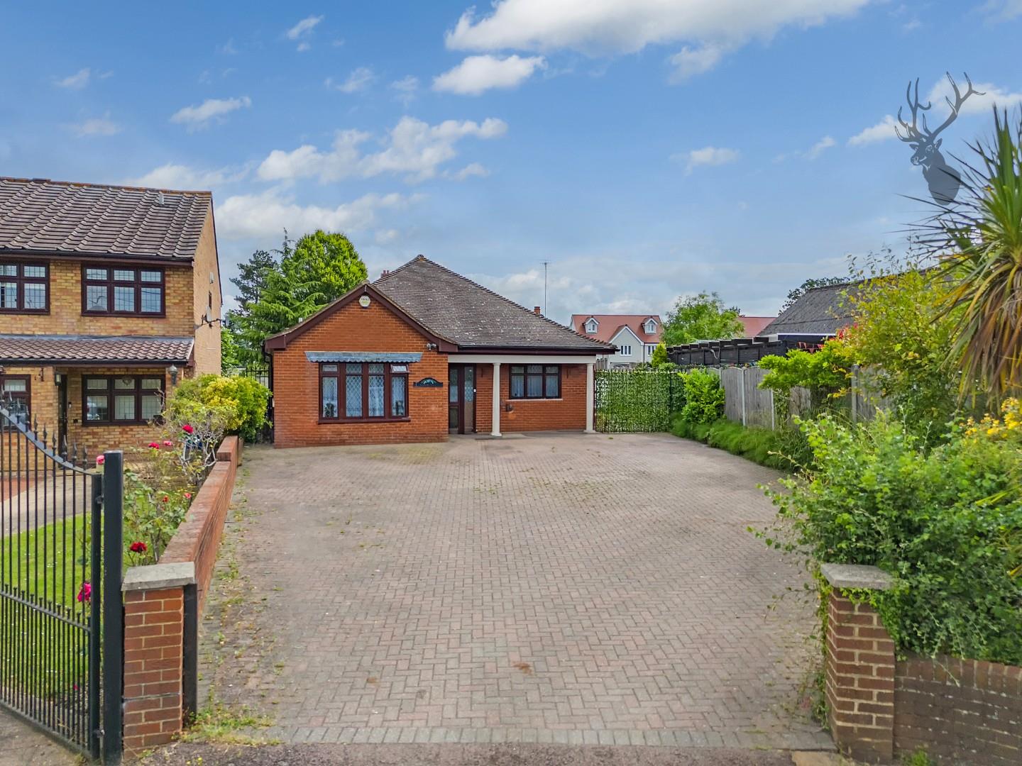 Oak Hill Road Stapleford Abbotts Romford RM4