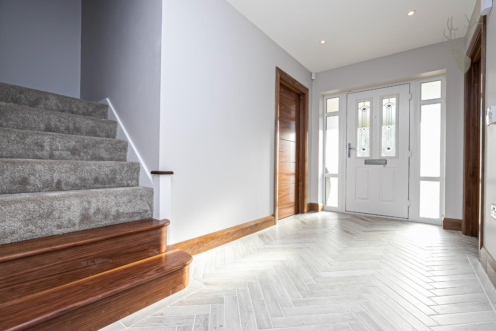 Property For Sale Oak Hill Road, Stapleford Abbotts, RM4 5 Bedroom