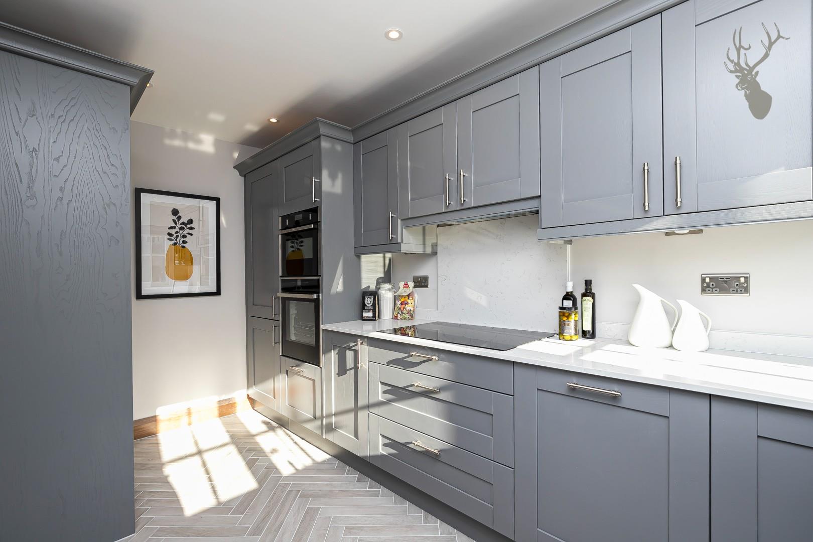 Property For Sale Oak Hill Road, Stapleford Abbotts, RM4 3 Bedroom