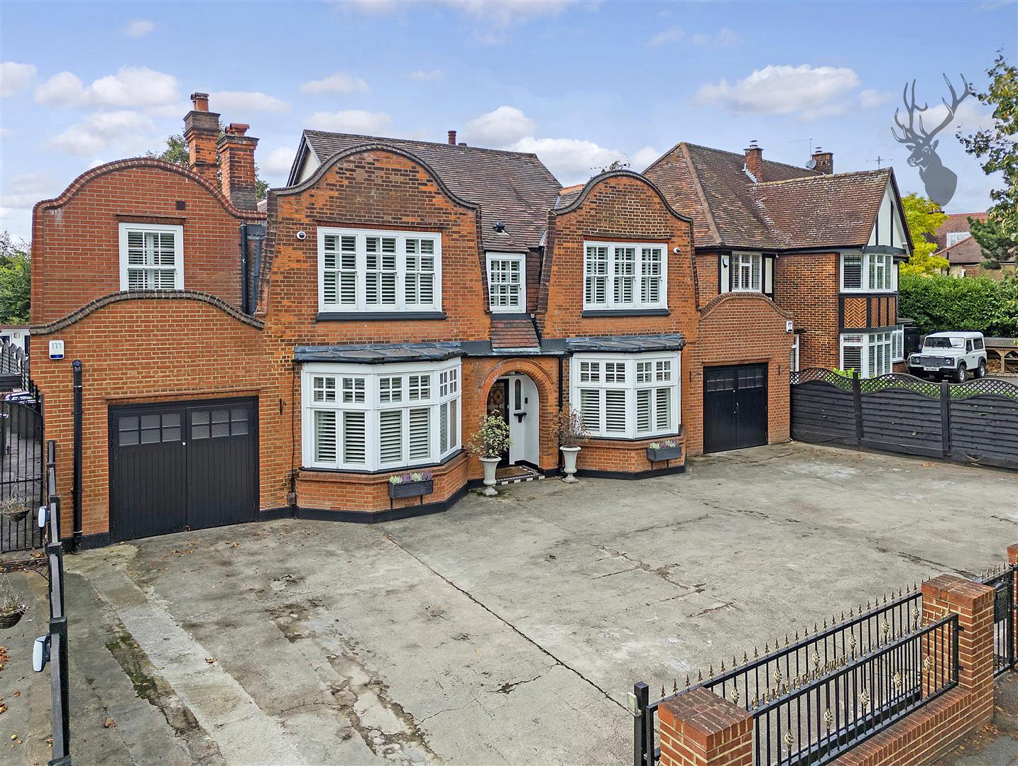 Similar Property: House in Chingford