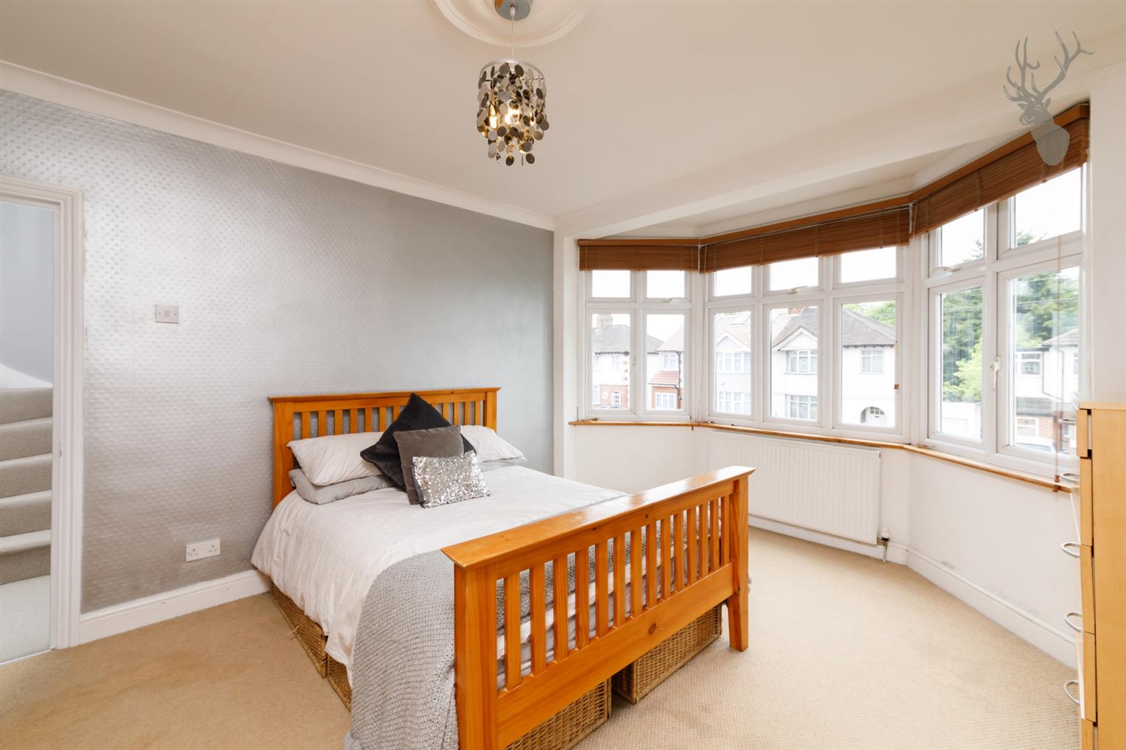 Property For Sale Endlebury Road, Chingford, E4 4 Bedroom House End