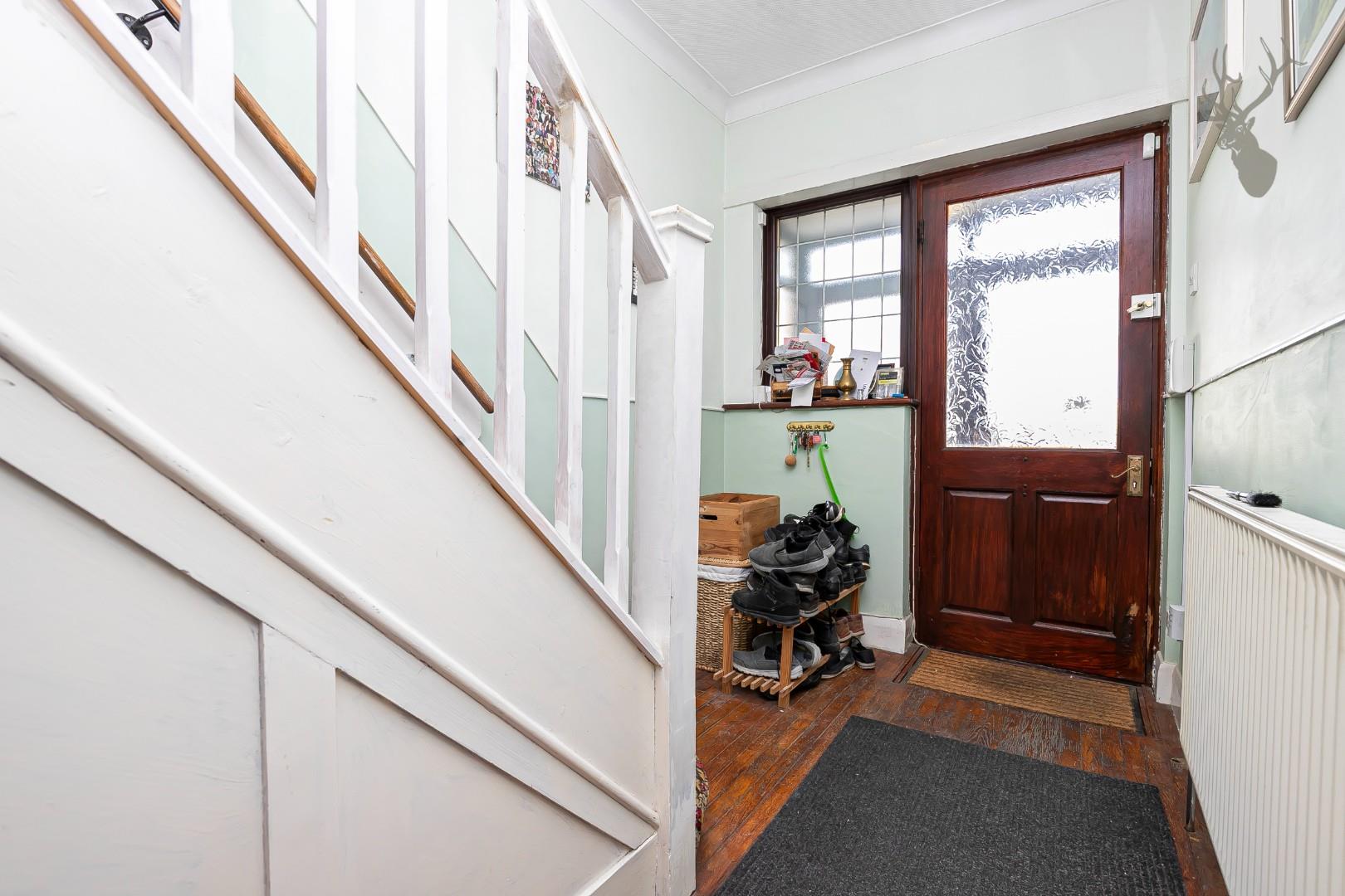 Property For Sale Rampton Close, Chingford, E4 3 Bedroom House