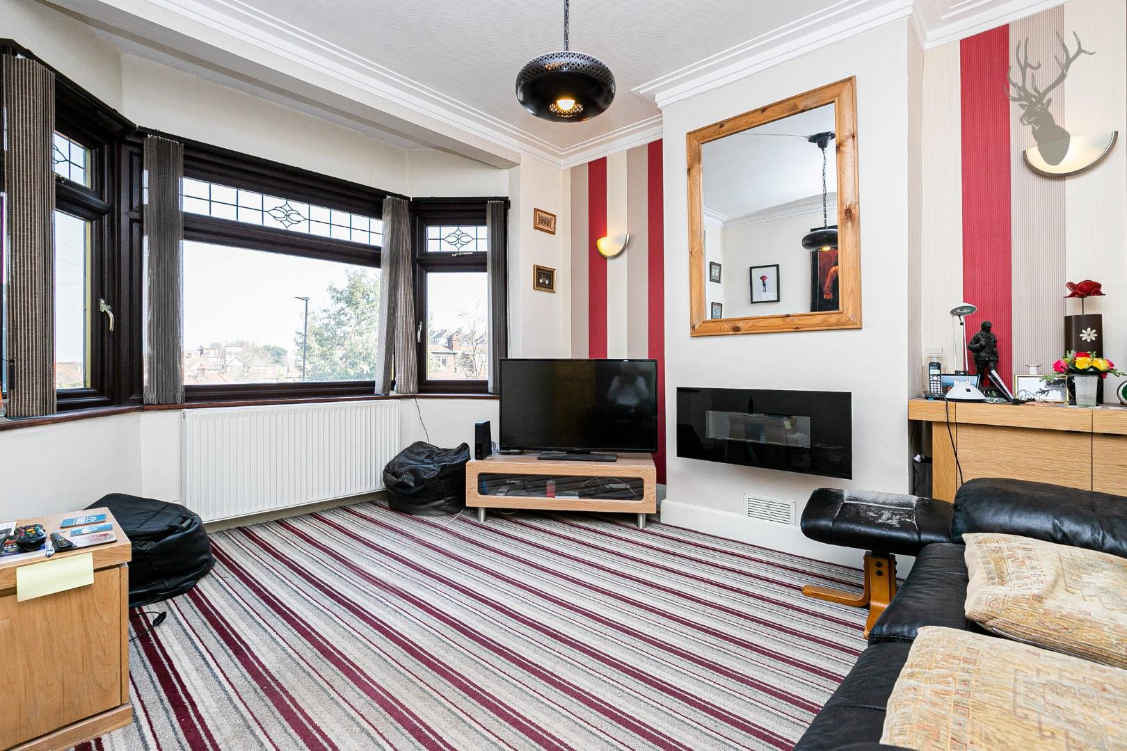 Property For Sale Rampton Close, Chingford, E4 3 Bedroom House