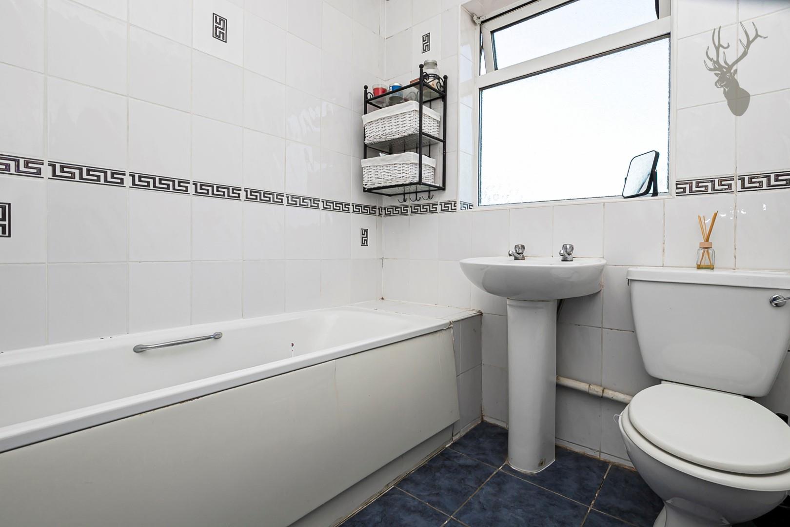 Property For Sale Wickham Road, Highams Park, E4 3 Bedroom House