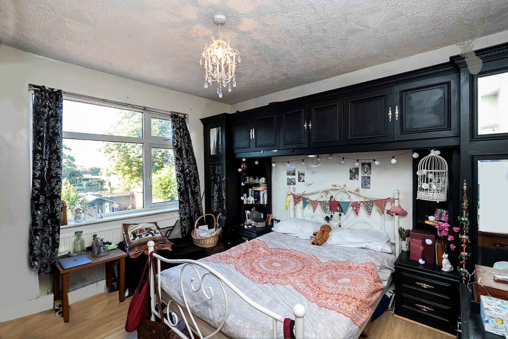 Property For Sale Wickham Road, Highams Park, E4 3 Bedroom House