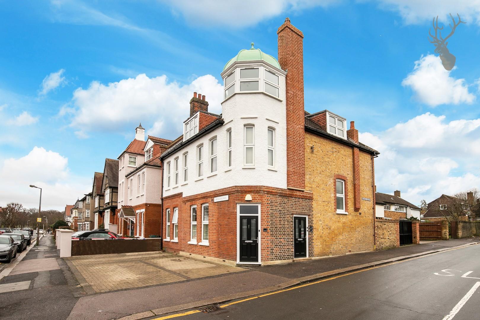 Property For Sale Forest Avenue, Chingford, E4 2 Bedroom Flat Third