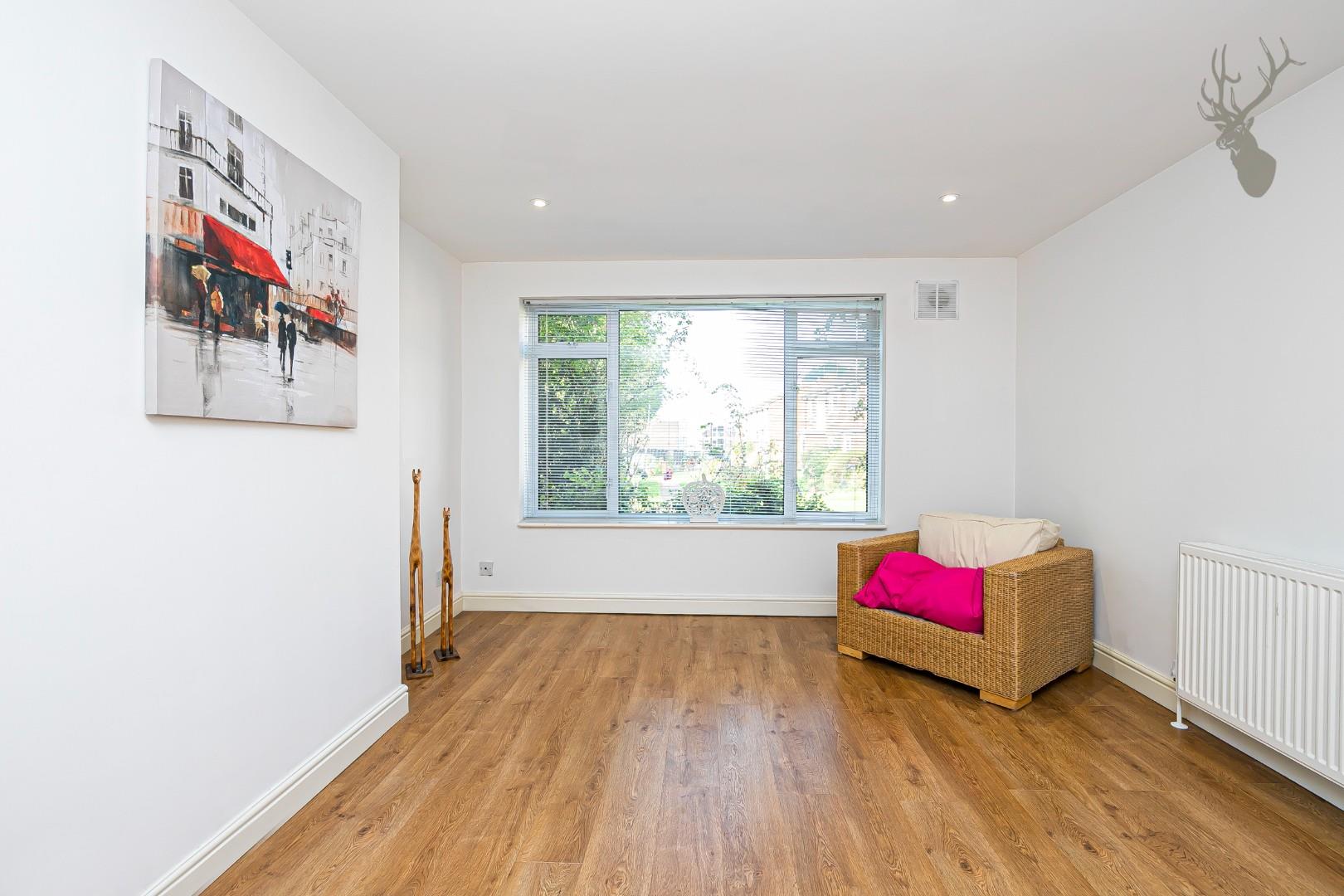 Property For Sale Markfield Gardens, Chingford, E4 2 Bedroom Flat