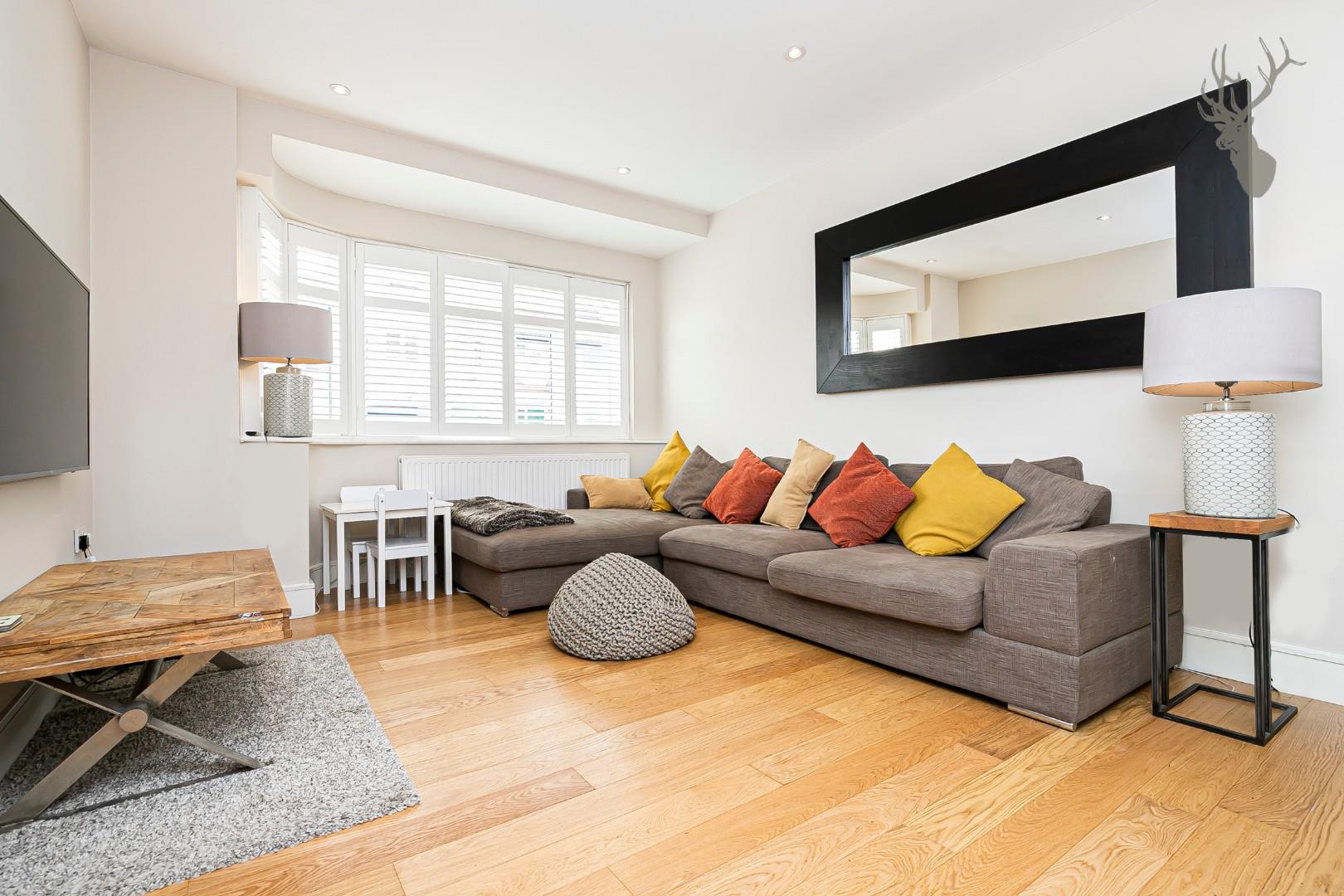 Property For Sale Willow Close, Buckhurst Hill, IG9 4 Bedroom House