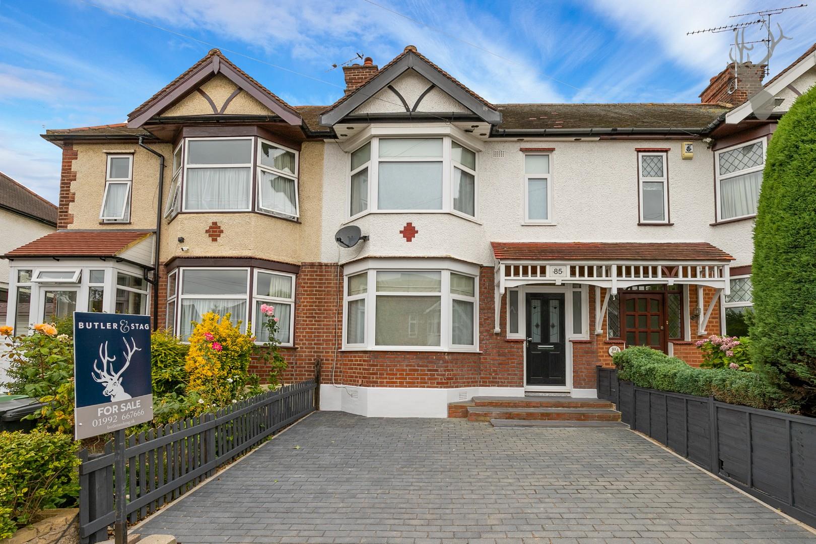 Property For Sale Chestnut Avenue, Buckhurst Hill, IG9 4 Bedroom