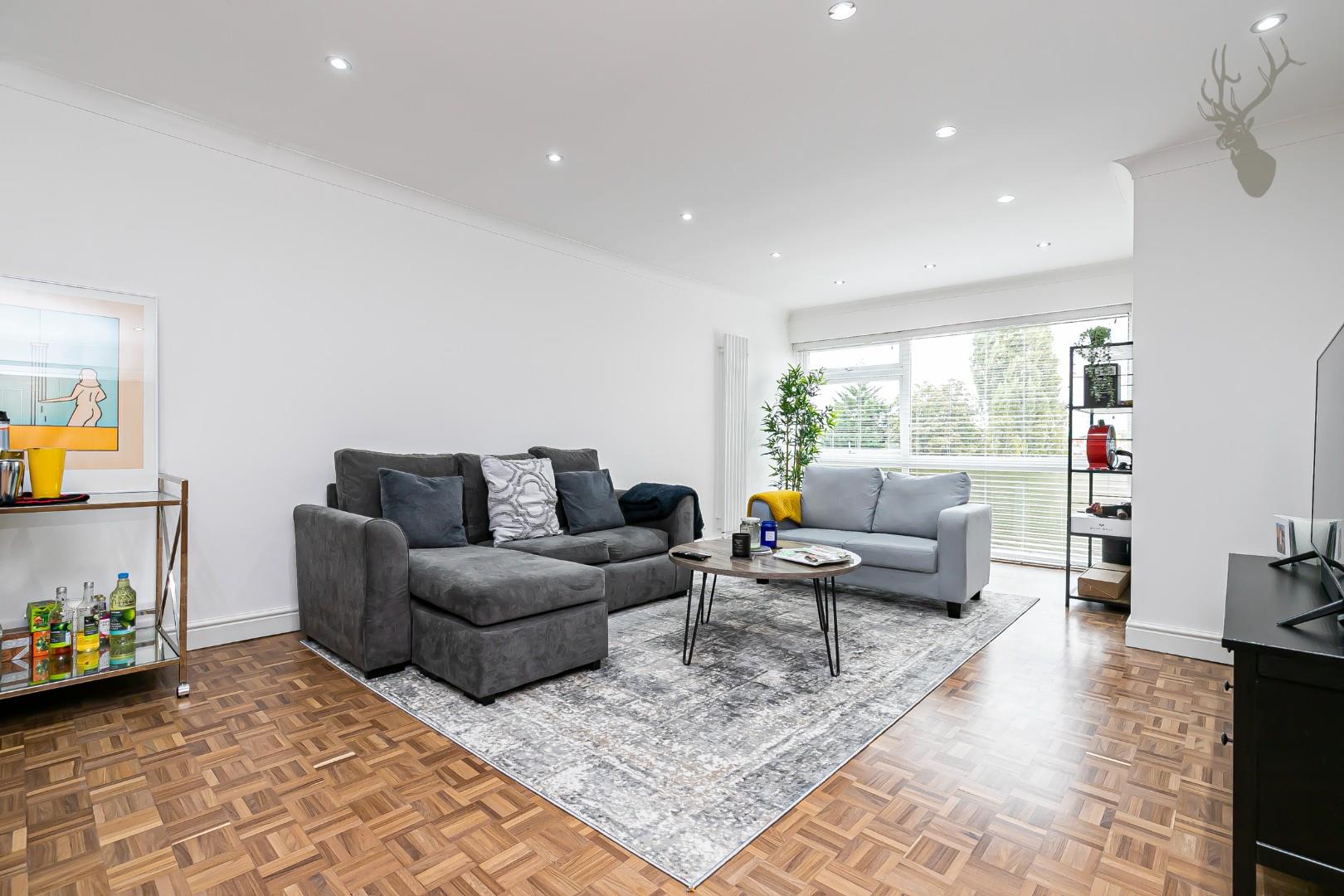 Property To Rent Palmerston Road, Buckhurst Hill, IG9 2 Bedroom Flat