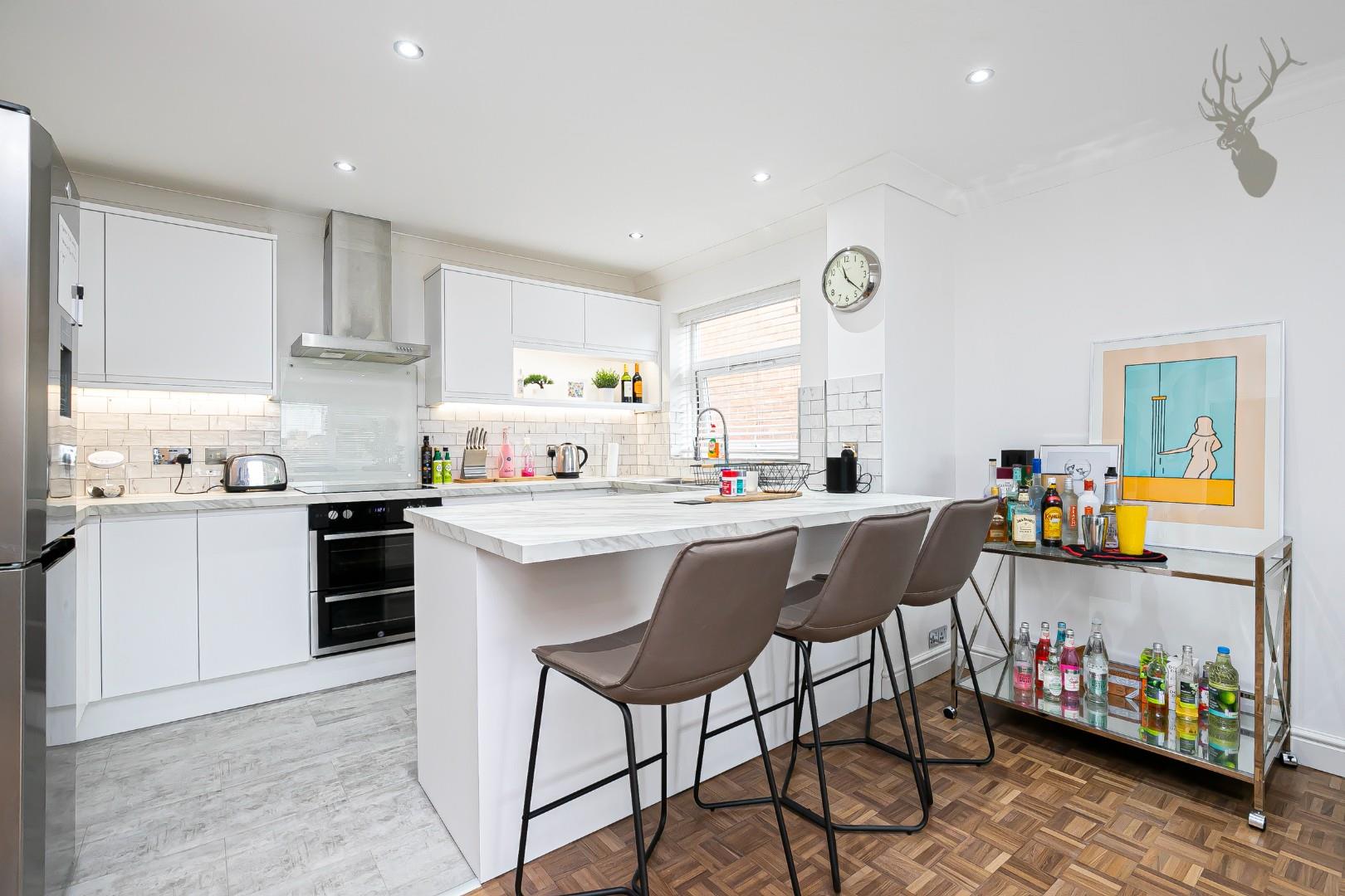 Property To Rent Palmerston Road, Buckhurst Hill, IG9 2 Bedroom Flat