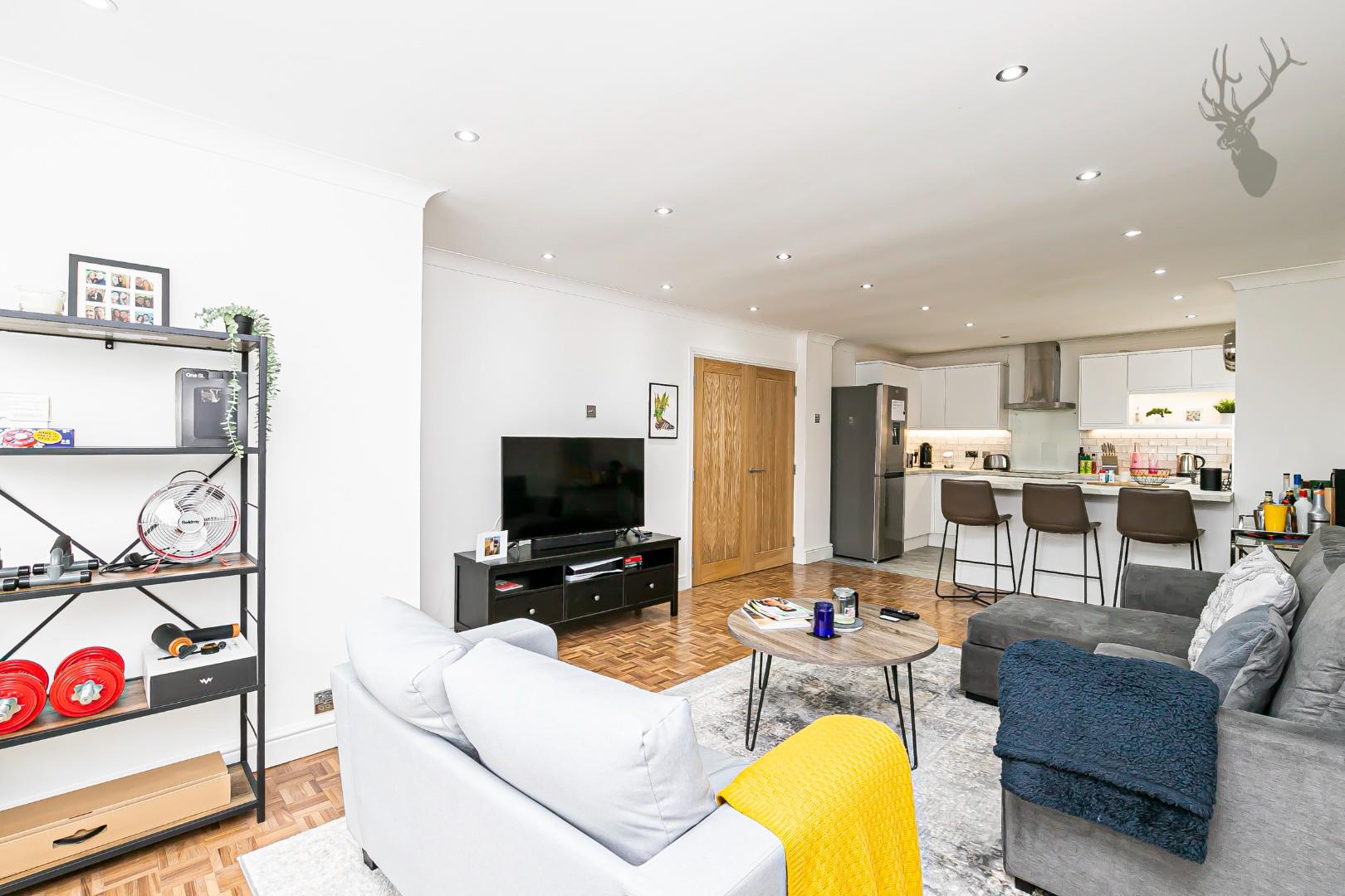 Property To Rent Palmerston Road, Buckhurst Hill, IG9 2 Bedroom Flat