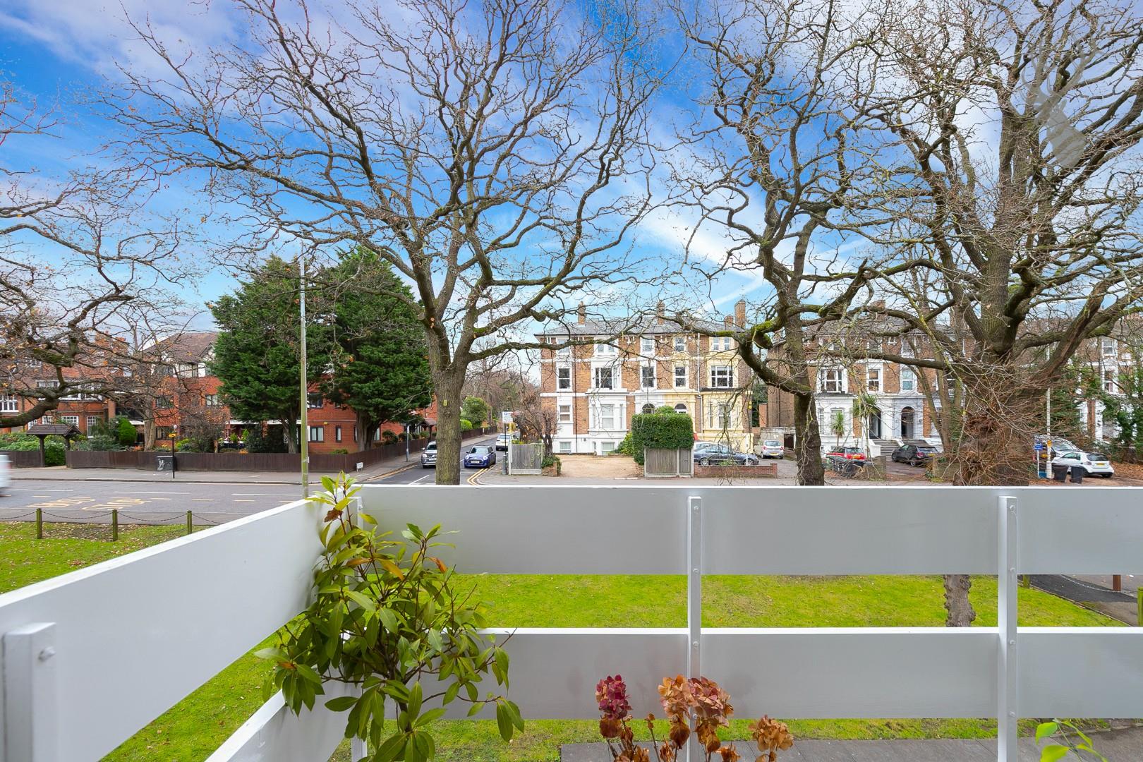 Property To Rent High Road, Buckhurst Hill, IG9 2 Bedroom Flat