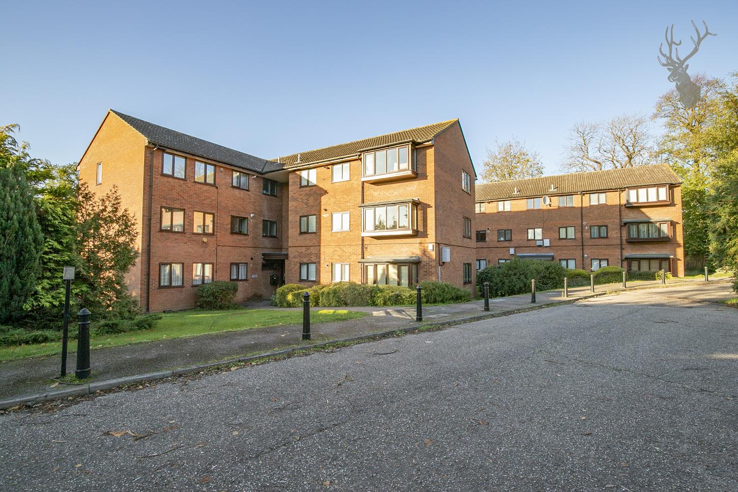Similar Property: Flat/Apartment in Buckhurst Hill