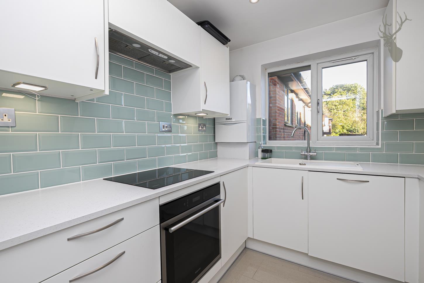 Property To Rent Church Road, Buckhurst Hill, IG9 2 Bedroom Flat