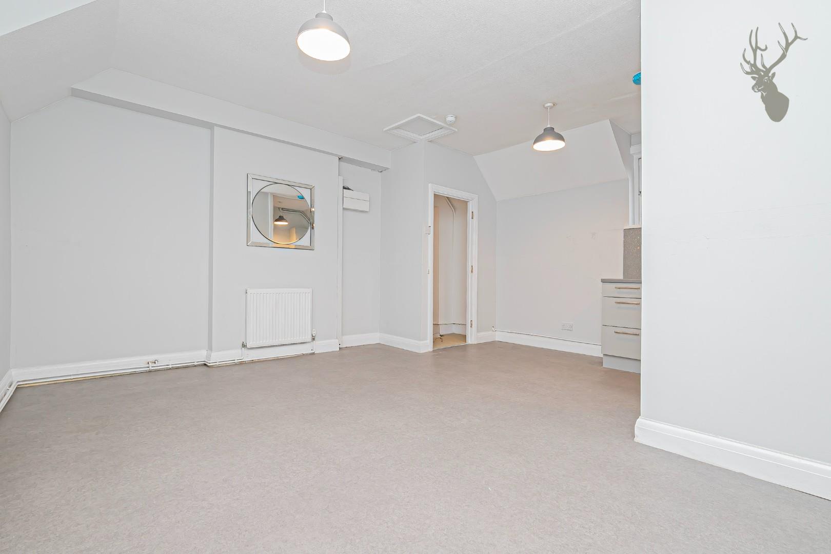 Property To Rent North Road, HaveringAtteBower, RM4 4 Bedroom Flat