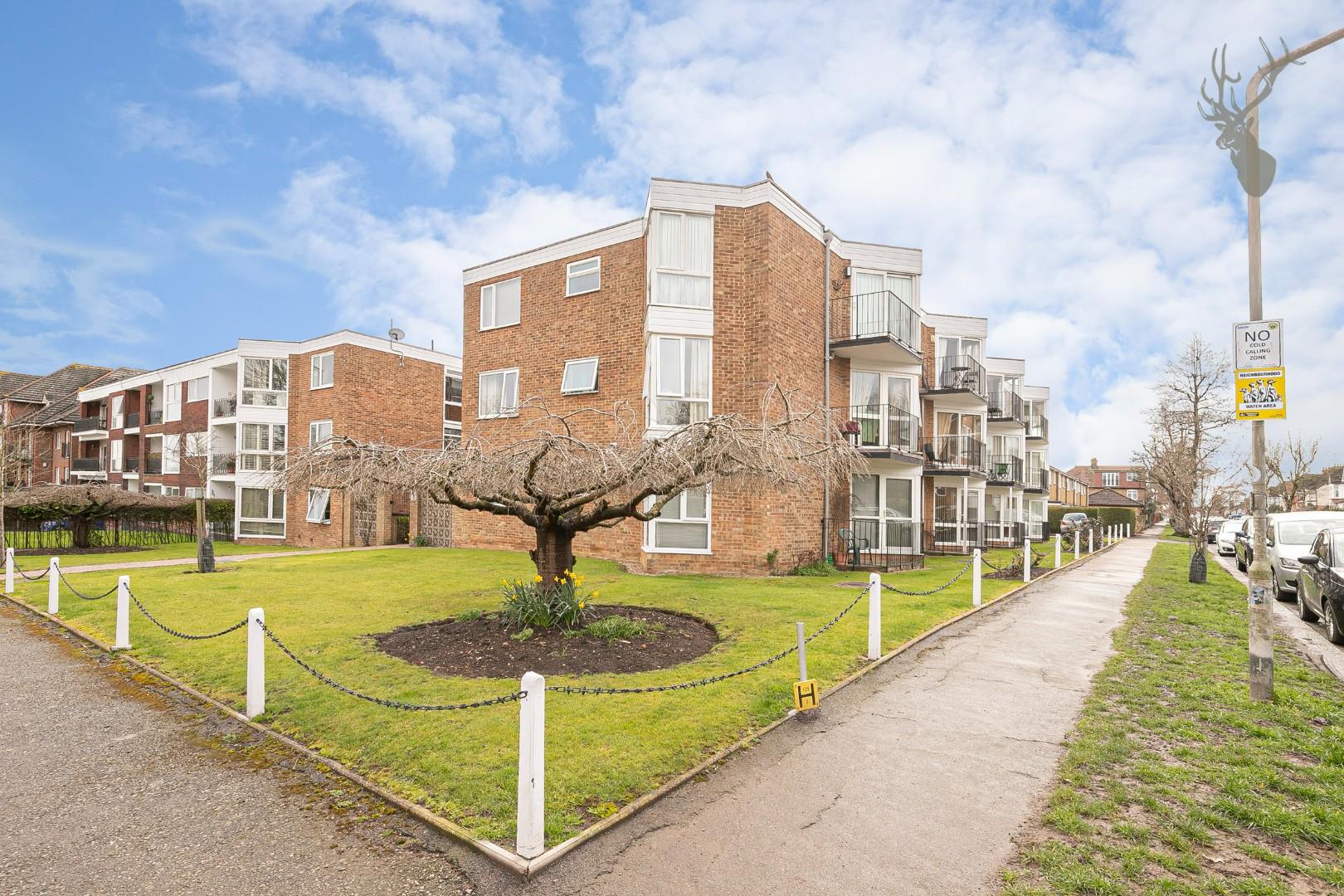 Similar Property: Flat - First Floor in Chingford