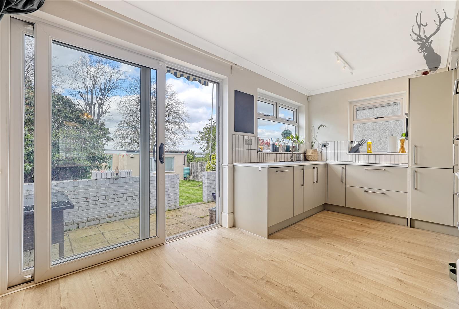 Property For Sale Drysdale Avenue, Chingford, E4 4 Bedroom House