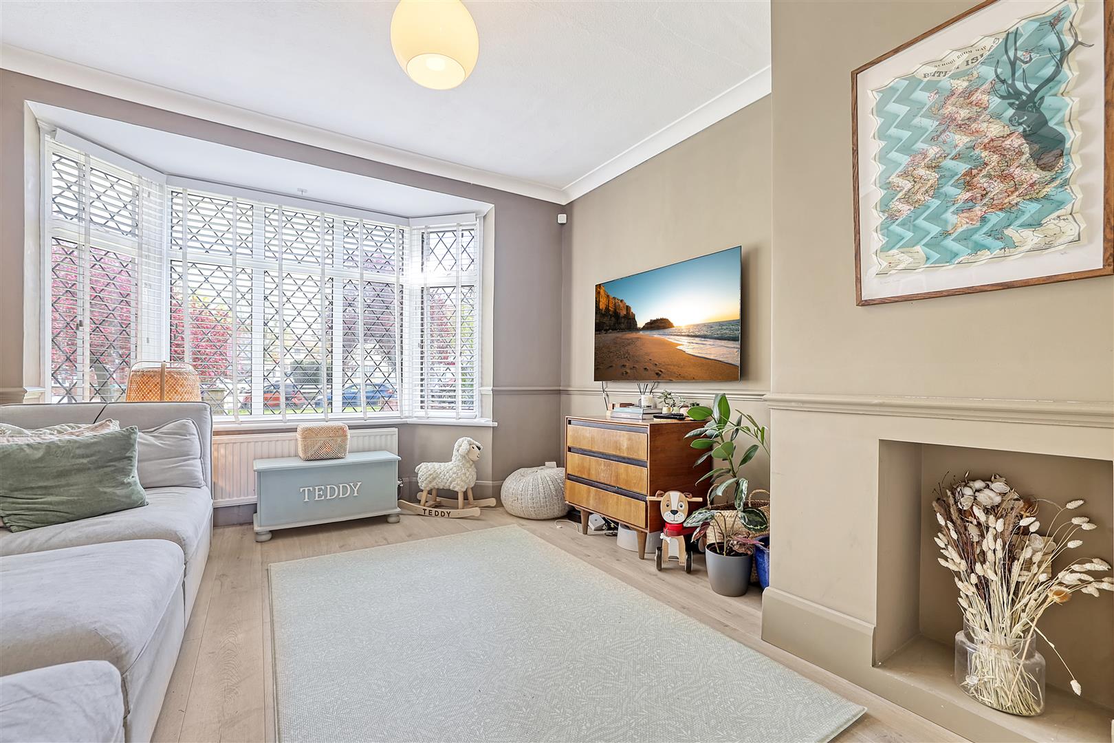 Property For Sale Drysdale Avenue, Chingford, E4 4 Bedroom House