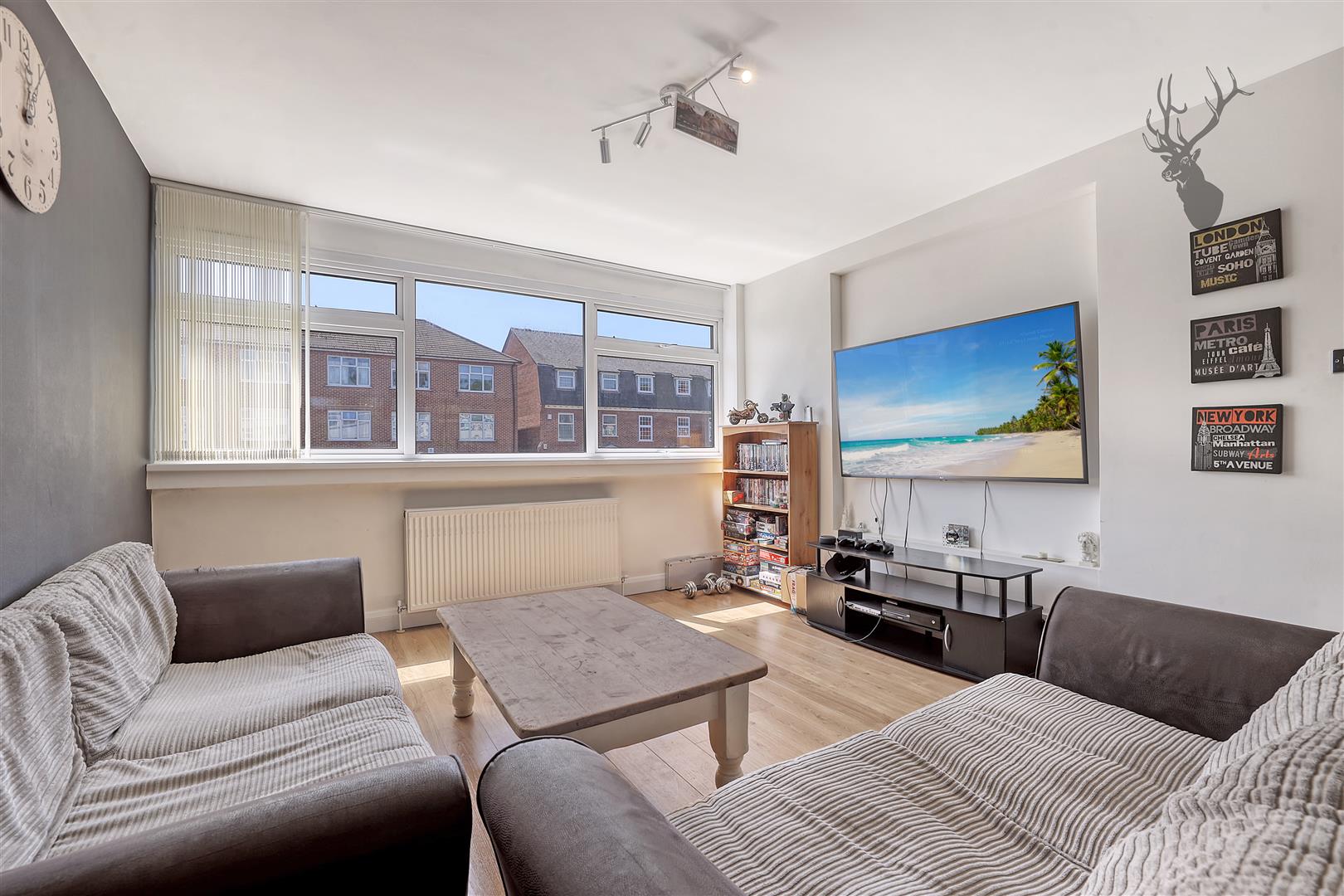 Property To Rent Palmerston Road, Buckhurst Hill, IG9 2 Bedroom Flat