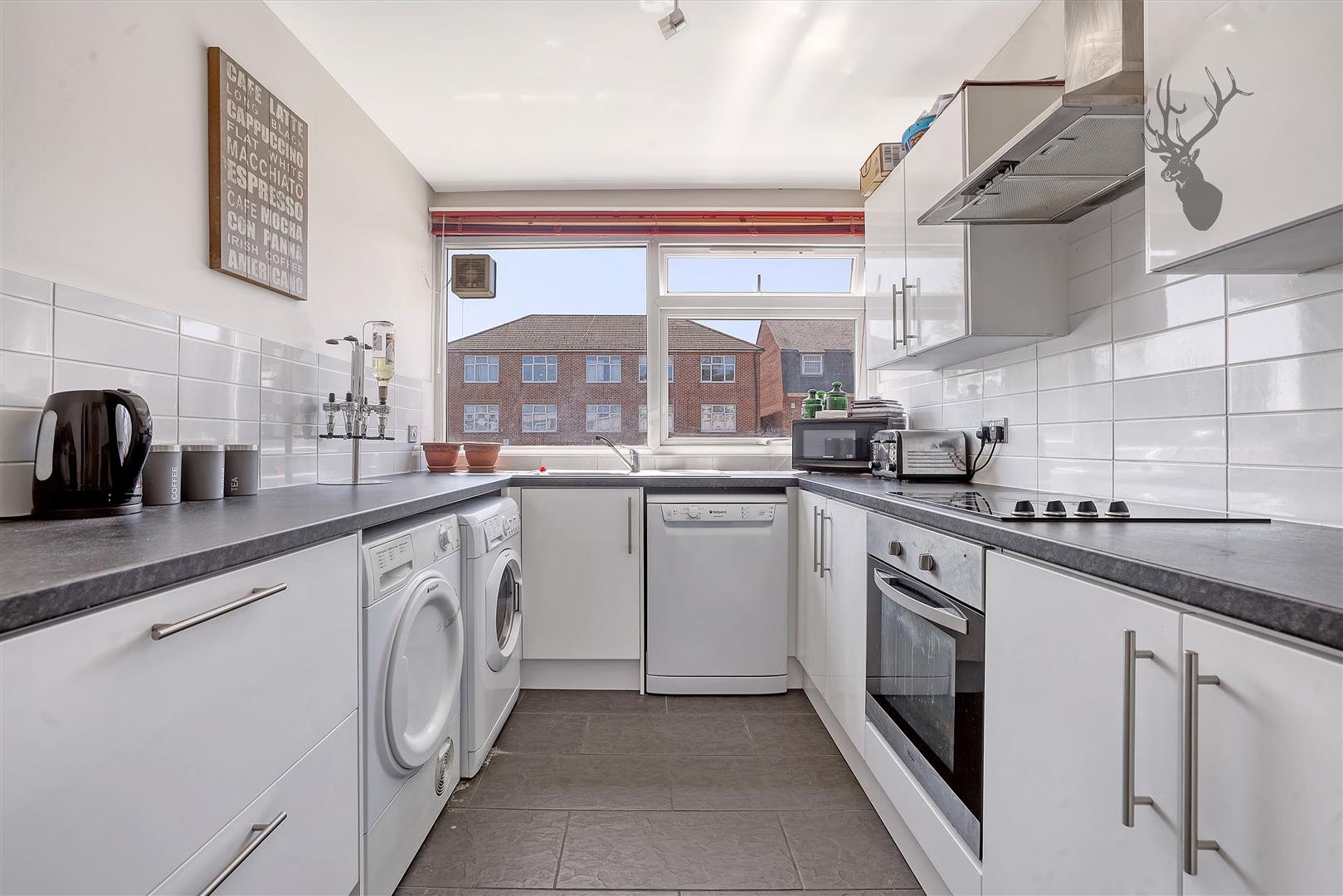 Property To Rent Palmerston Road, Buckhurst Hill, IG9 2 Bedroom Flat