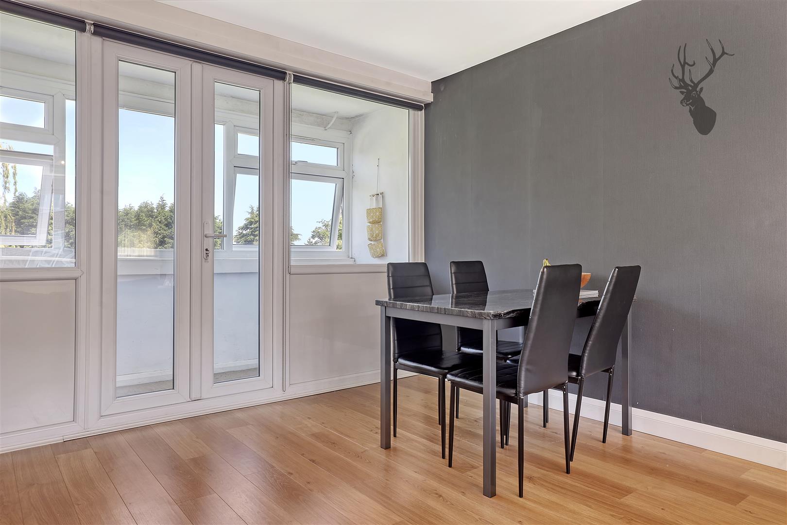 Property To Rent Palmerston Road, Buckhurst Hill, IG9 2 Bedroom Flat