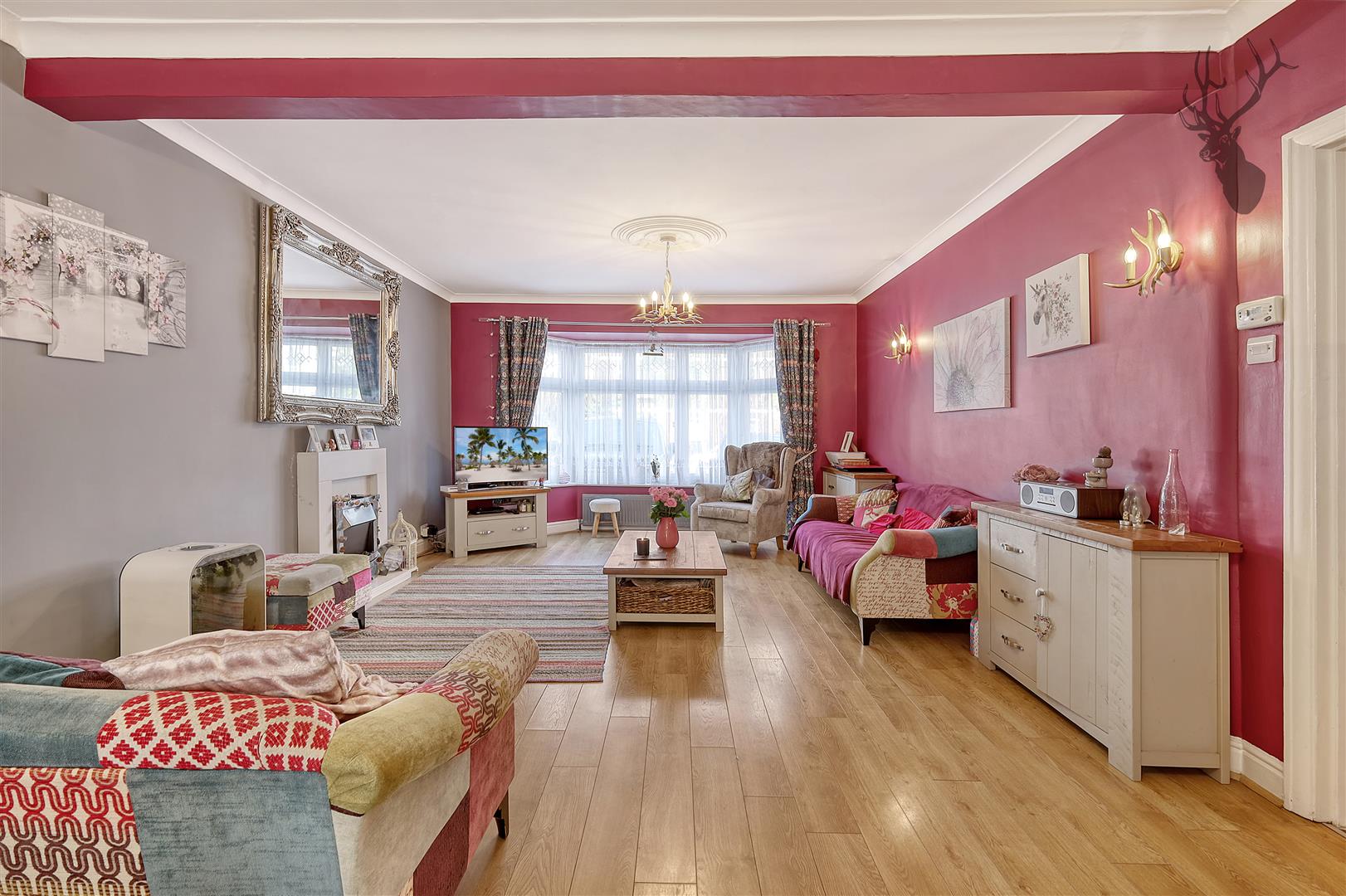 Property For Sale Heathcote Grove, Chingford, E4 4 Bedroom House