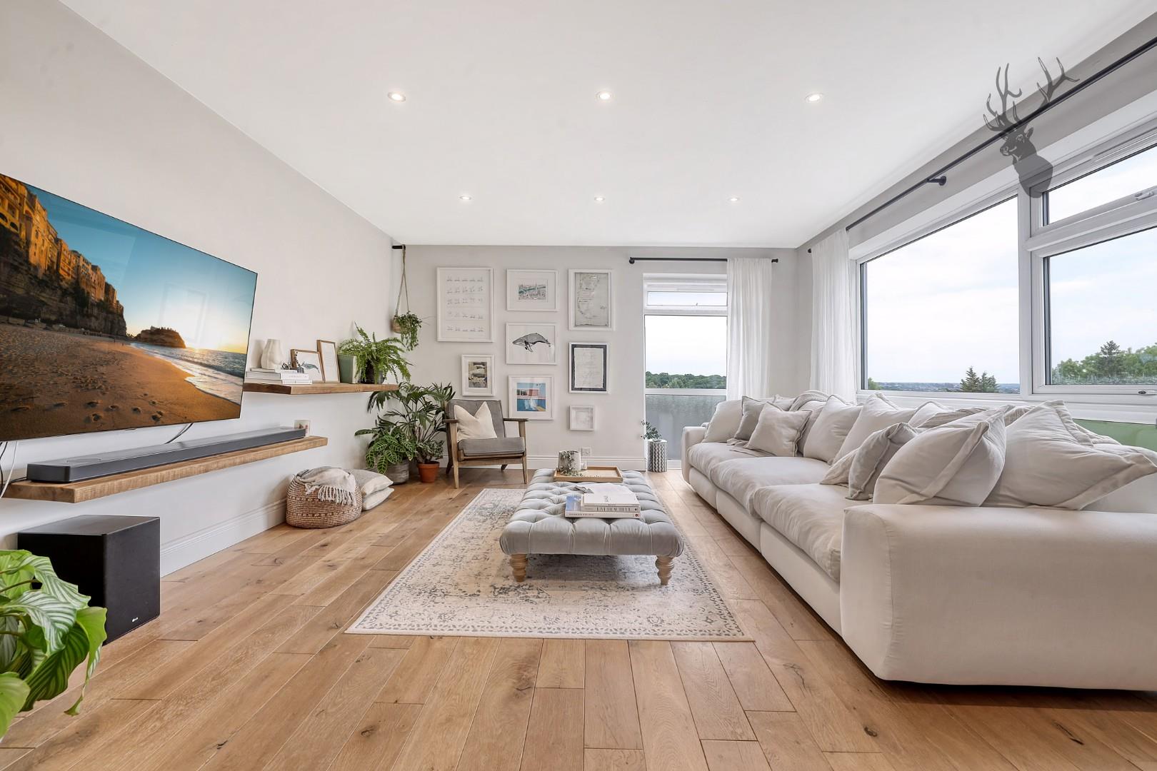 Property For Sale Palmerston Road, Buckhurst Hill, IG9 2 Bedroom Flat