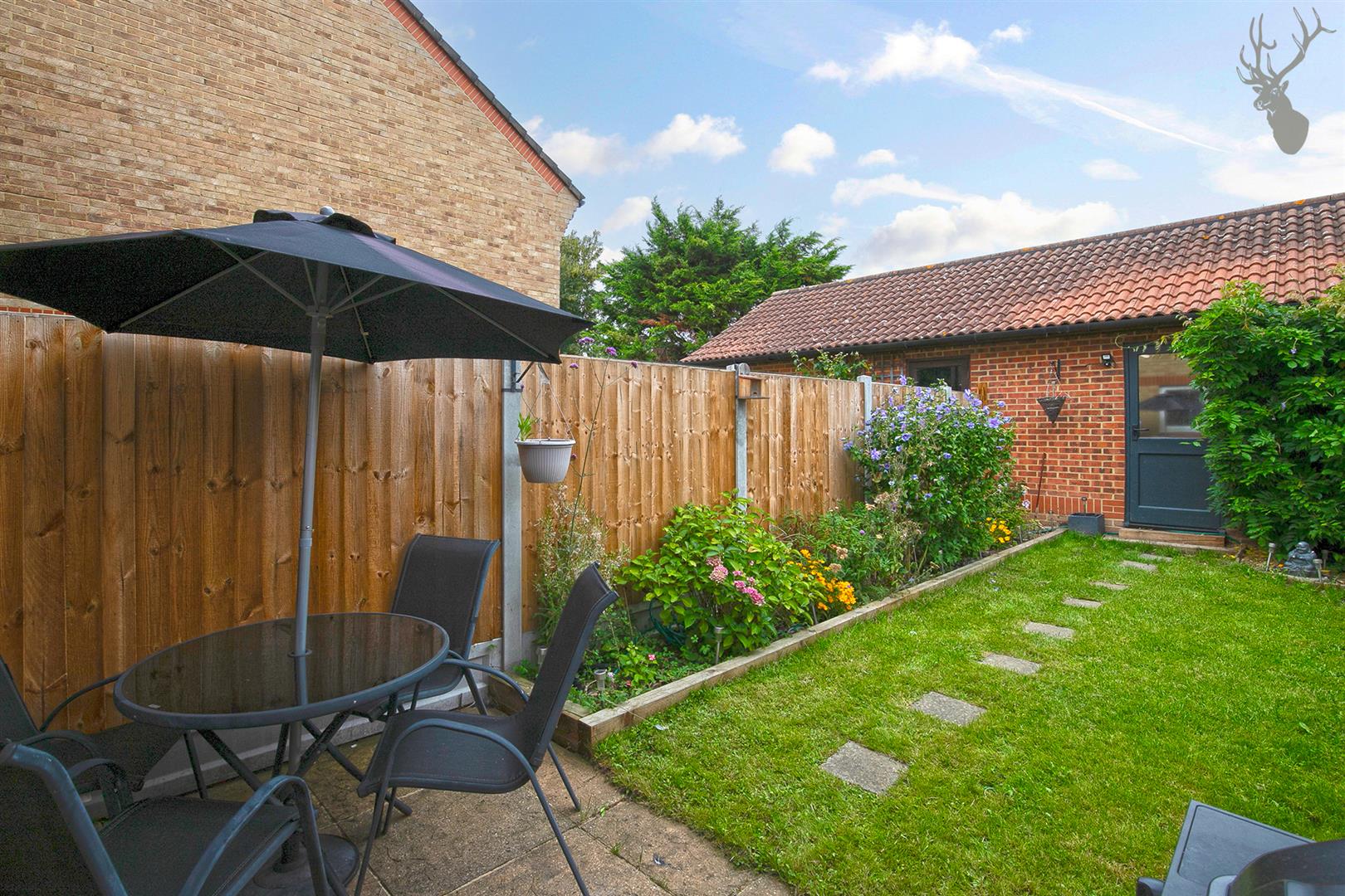 Property For Sale Underwood Road, Woodford Green, IG8 2 Bedroom House