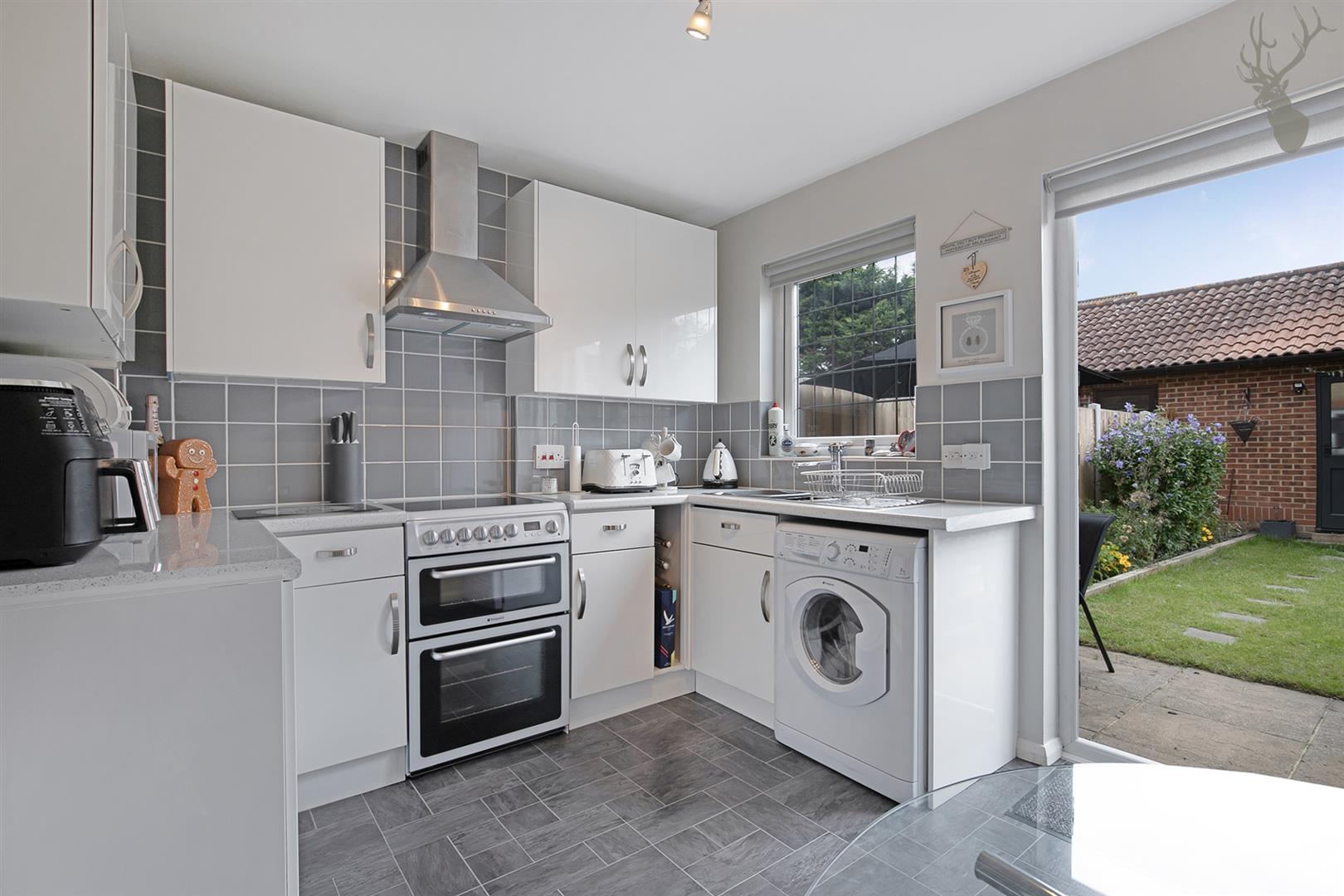 Property For Sale Underwood Road, Woodford Green, IG8 2 Bedroom House