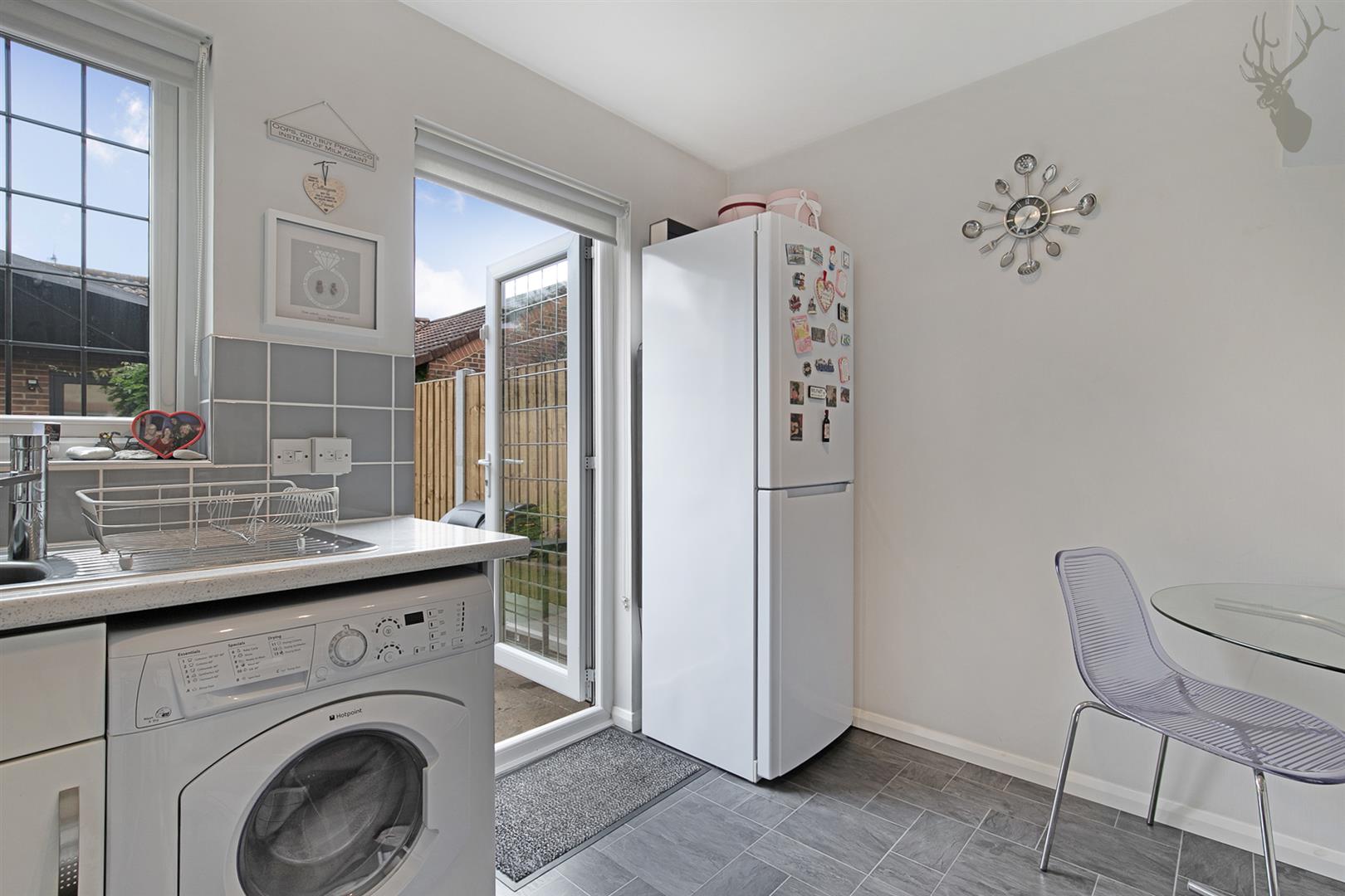 Property For Sale Underwood Road, Woodford Green, IG8 2 Bedroom House