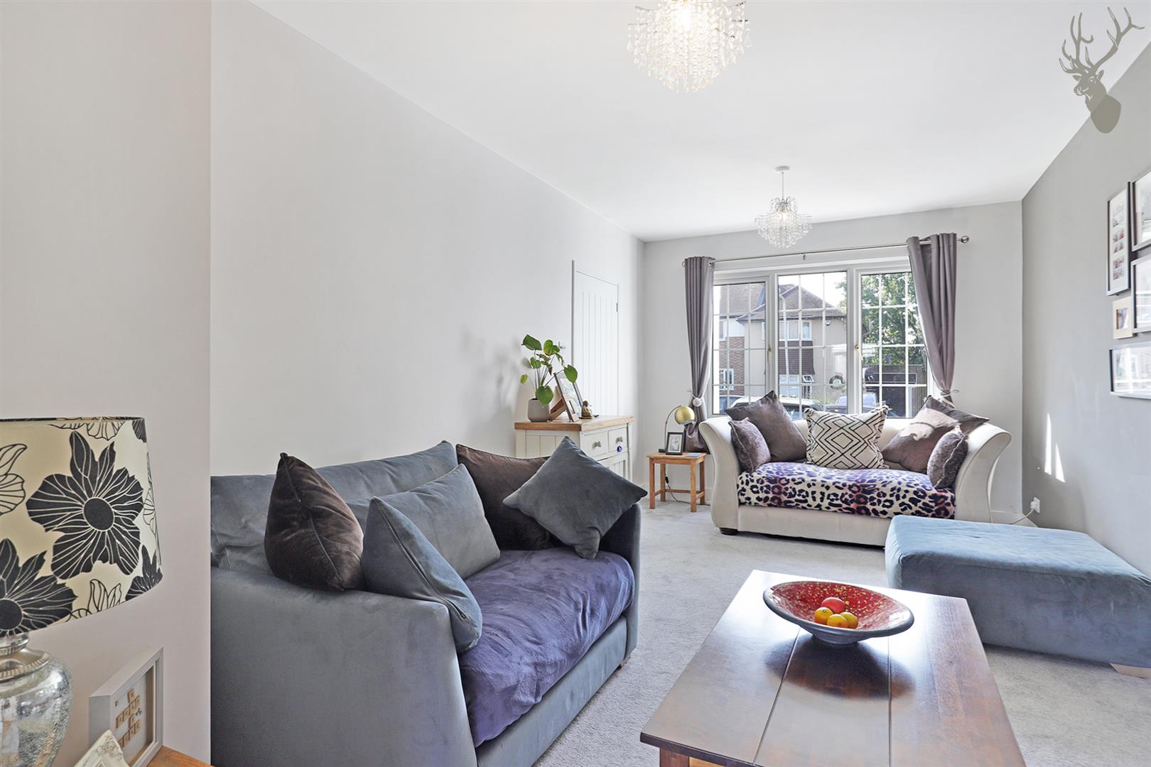 Property For Sale Epping Way, Chingford, E4 2 Bedroom House