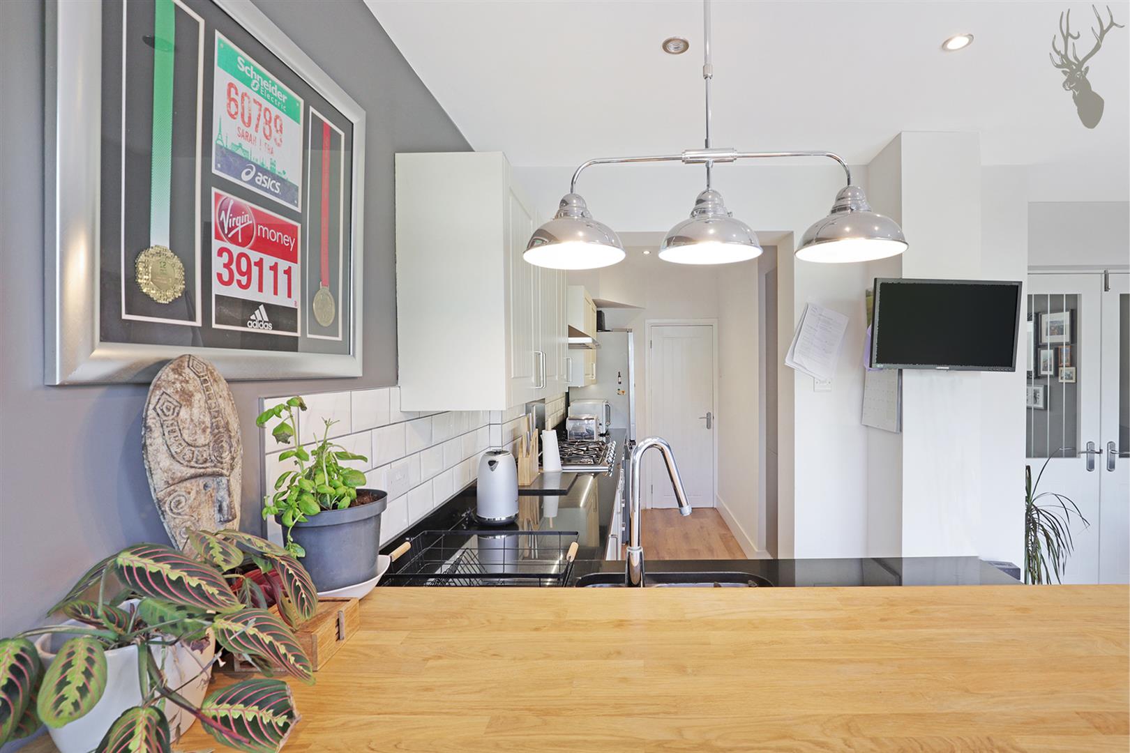 Property For Sale Epping Way, Chingford, E4 2 Bedroom House