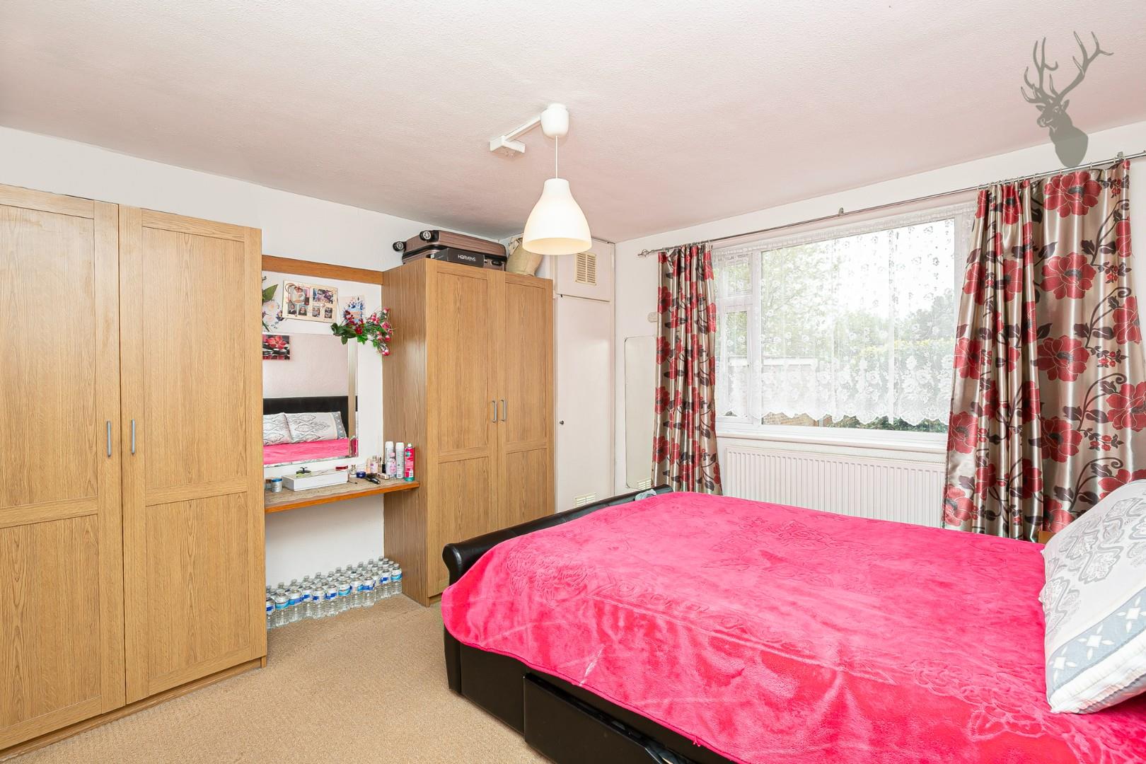Property For Sale Endlebury Road, Chingford, E4 3 Bedroom Flat