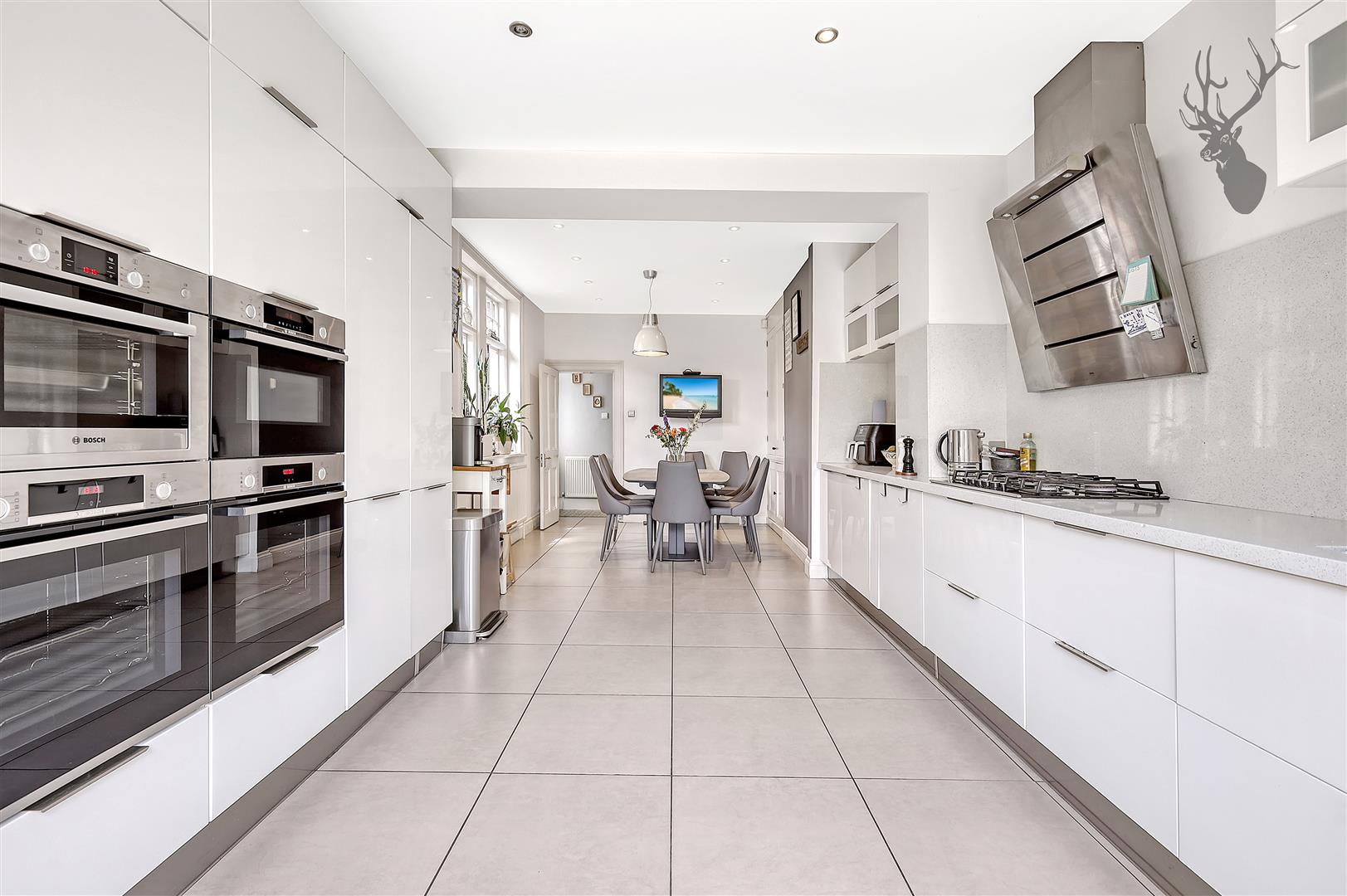 Property For Sale Forest Avenue, Chingford, E4 5 Bedroom House Semi