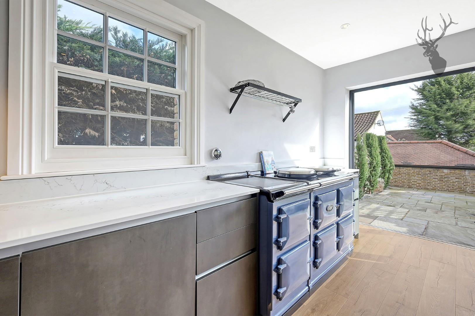 Property For Sale North End, Buckhurst Hill, IG9 2 Bedroom House