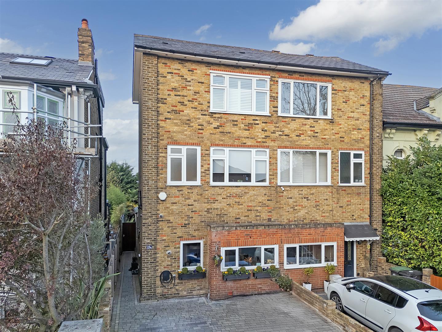 Queens Road Buckhurst Hill IG9