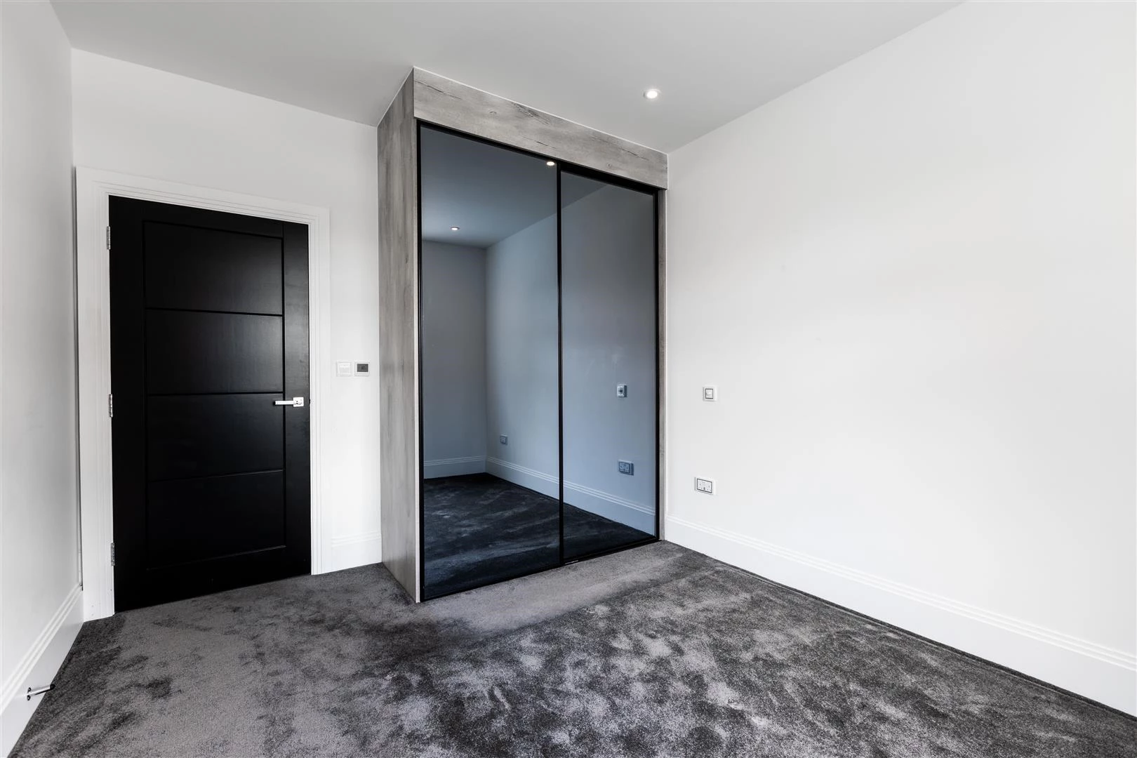 bedrooom wardrobe.jpg